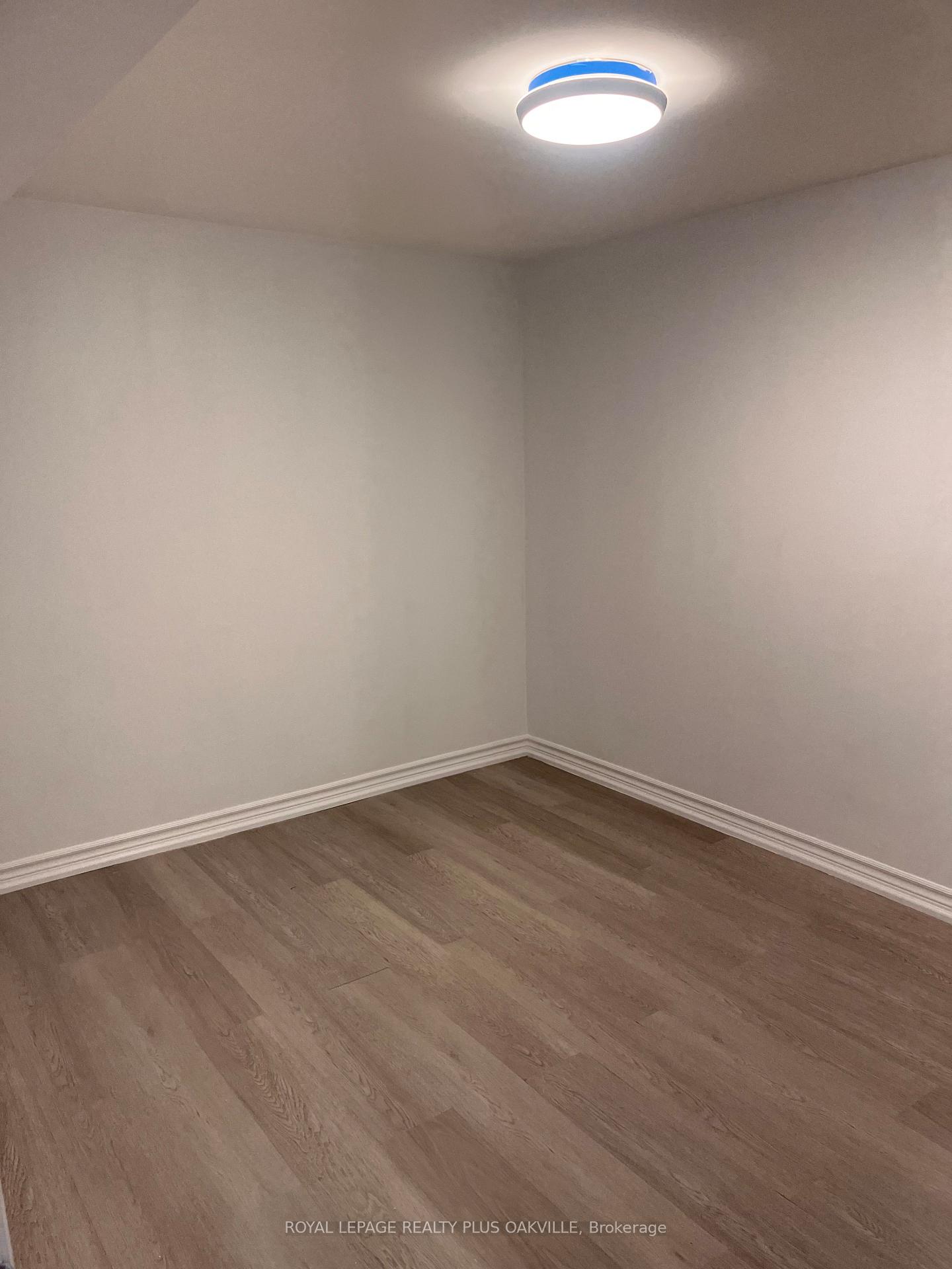 Photo 6 of Unit Lower, 3576 Ash Row, Mississauga, Erin Mills — HOMEH