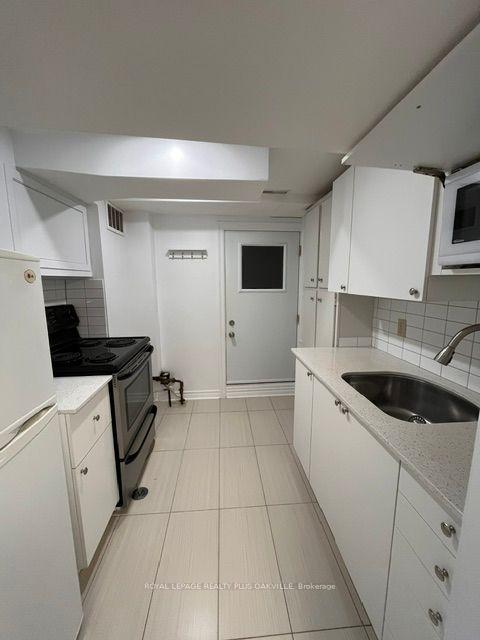 Photo 7 of Unit Lower, 3576 Ash Row, Mississauga, Erin Mills — HOMEH