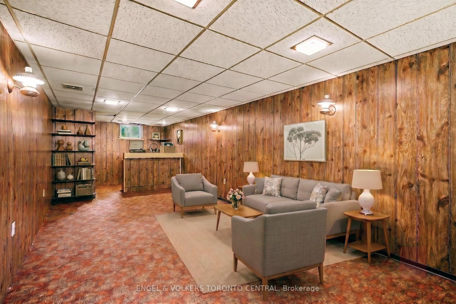 Photo 26 of 45 Edilou Drive, Etobicoke, Alderwood — HOMEH