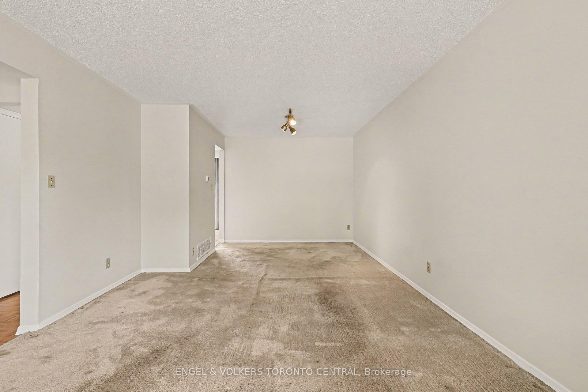 Photo 30 of 45 Edilou Drive, Etobicoke, Alderwood — HOMEH