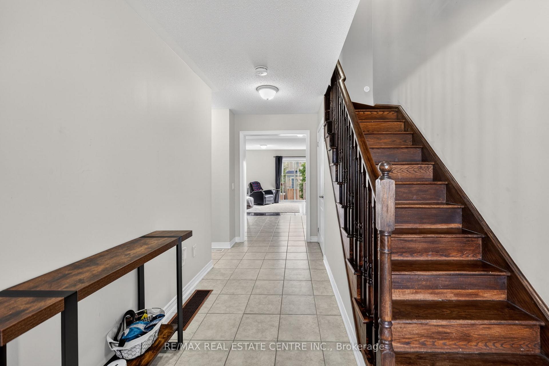 Photo 10 of 941 Cook Crescent, Shelburne — HOMEH
