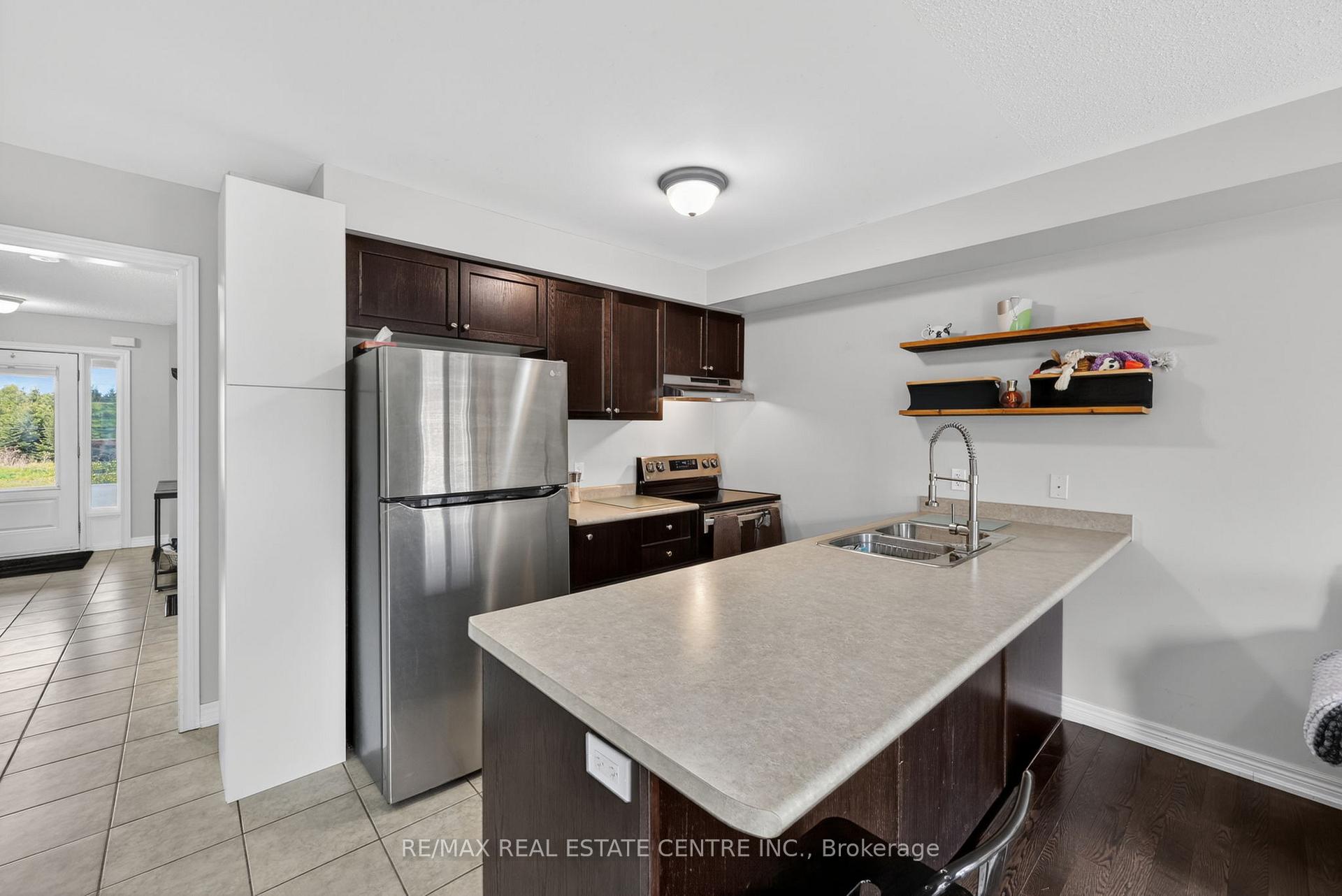 Photo 13 of 941 Cook Crescent, Shelburne — HOMEH