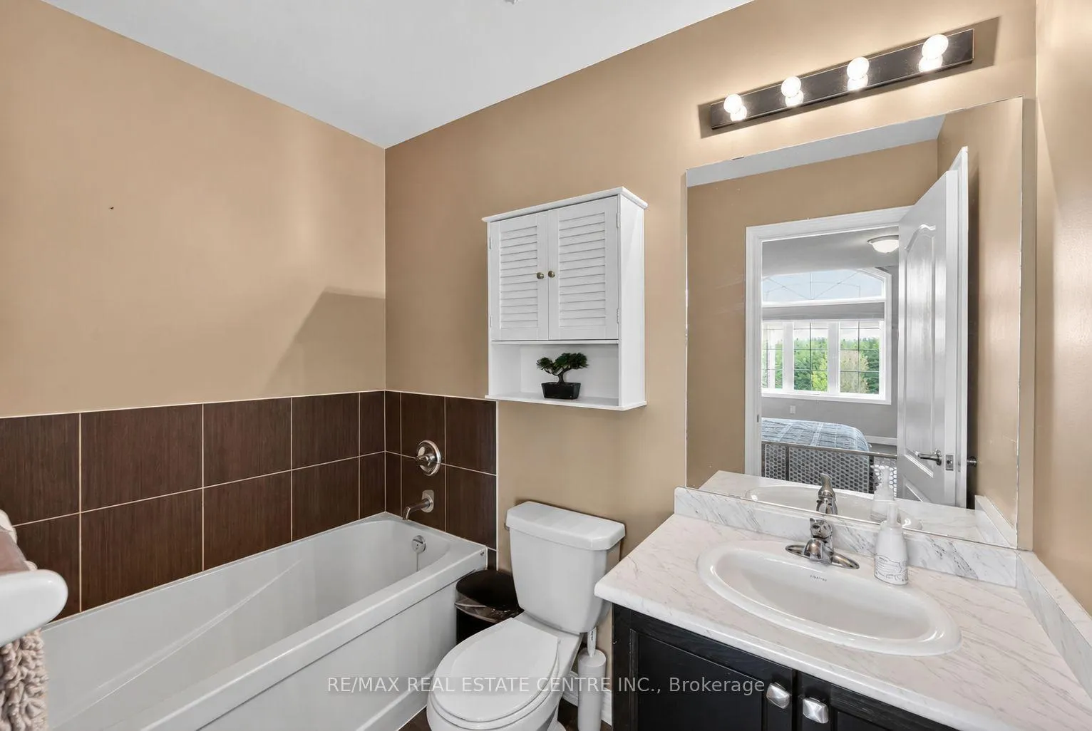 Photo 5 of 941 Cook Crescent, Shelburne — HOMEH