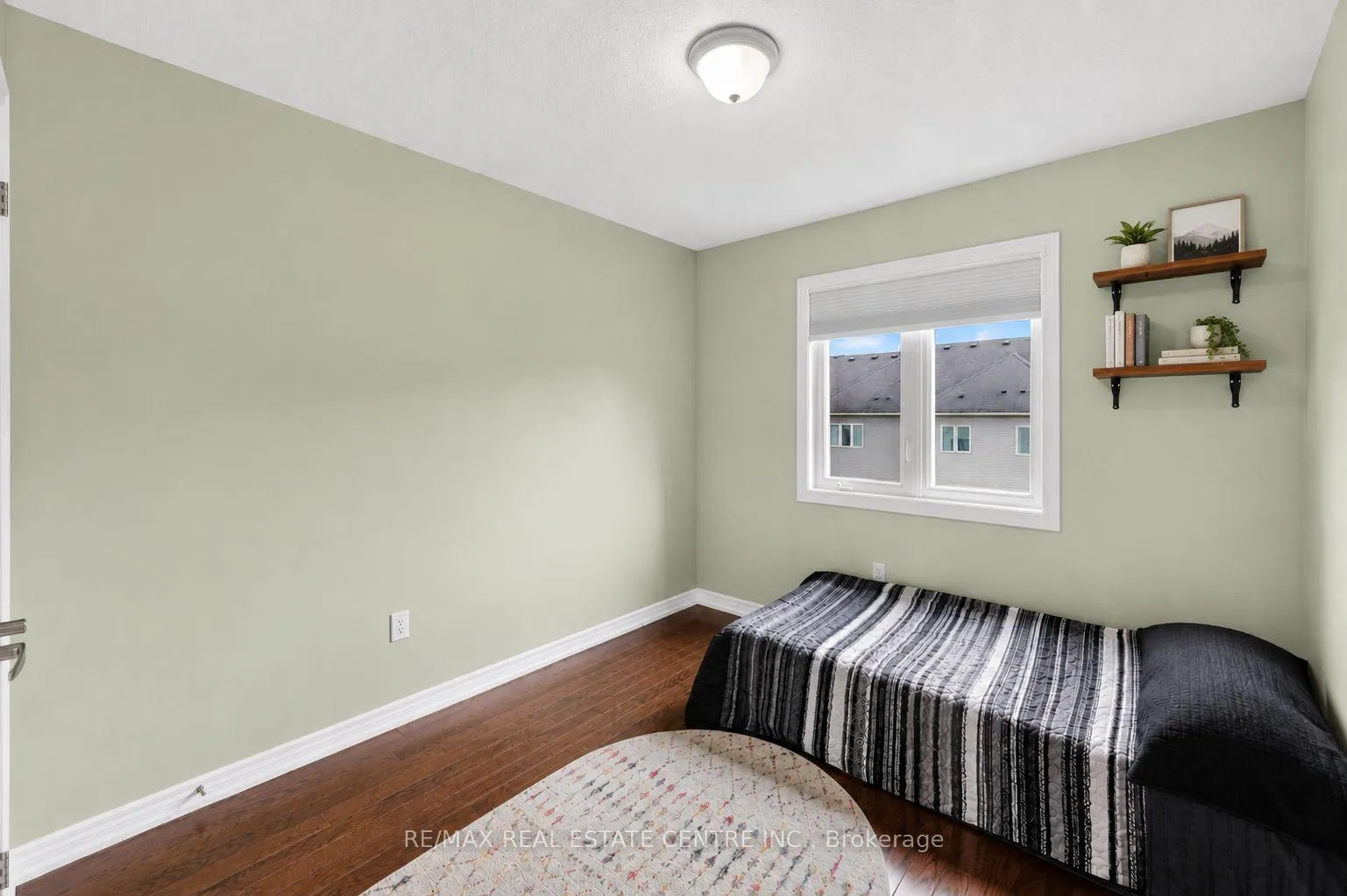Photo 7 of 941 Cook Crescent, Shelburne — HOMEH