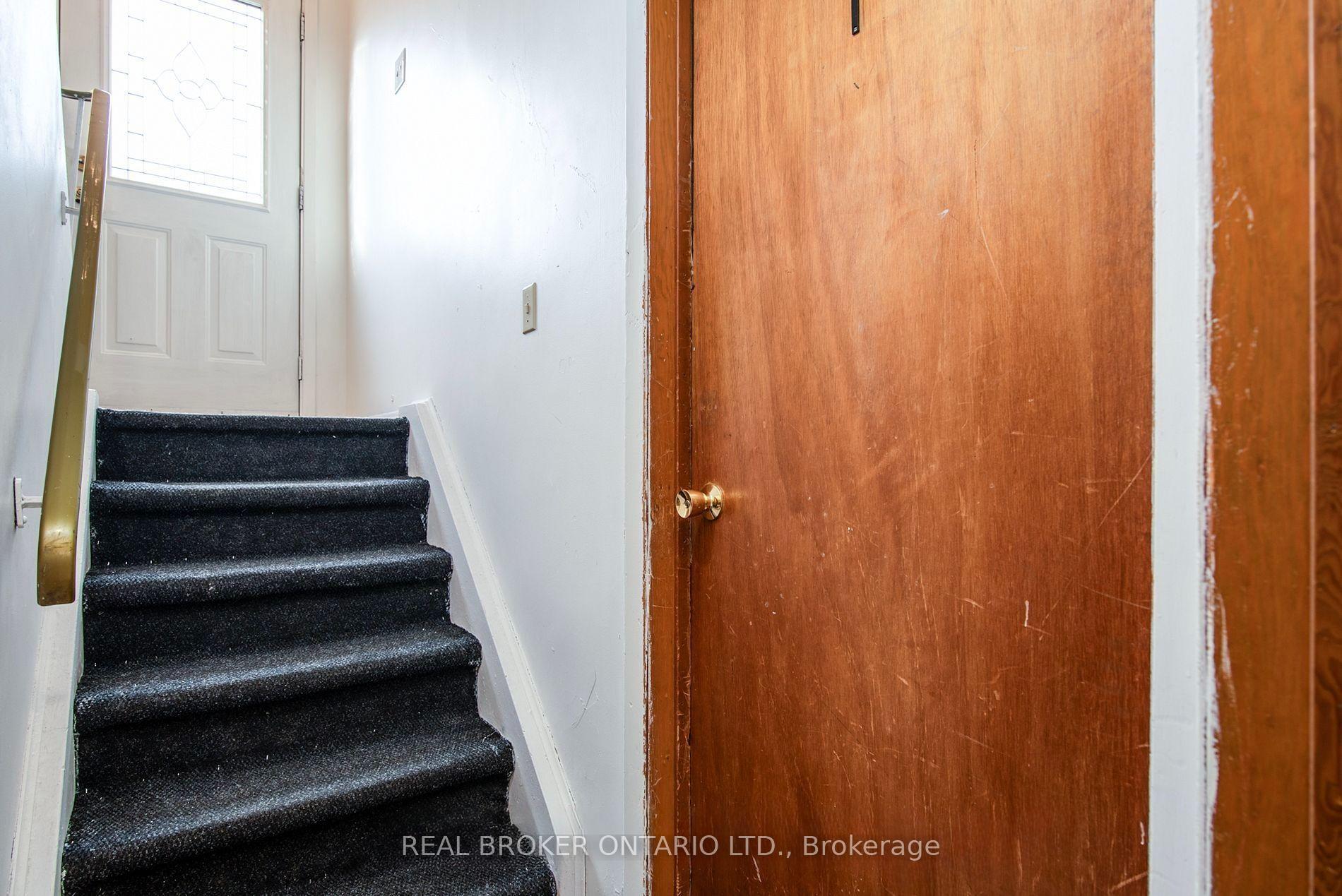 Photo 4 of 374 Southill Drive, Kitchener, Chicopee/Freeport — HOMEH
