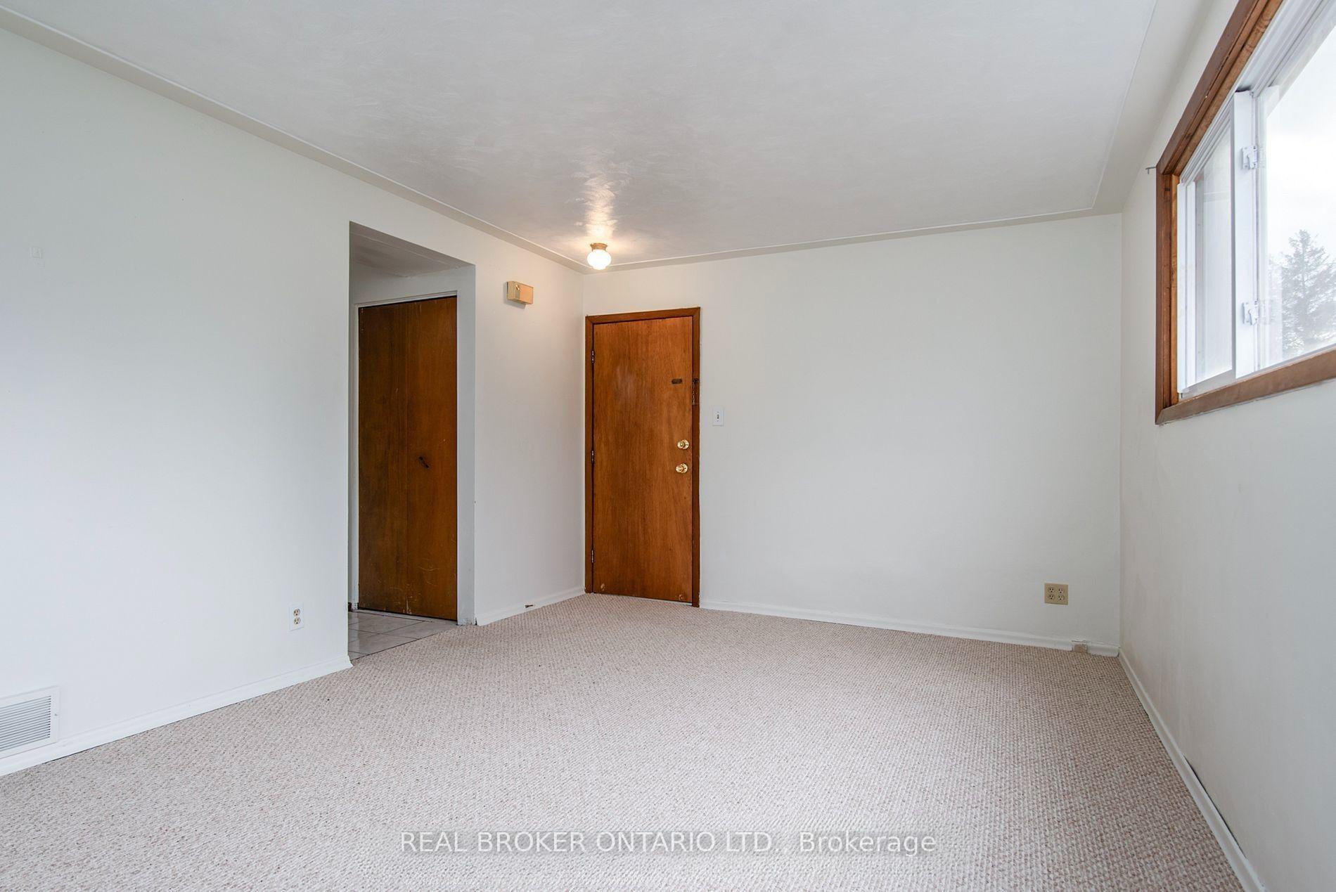 Photo 8 of 374 Southill Drive, Kitchener, Chicopee/Freeport — HOMEH