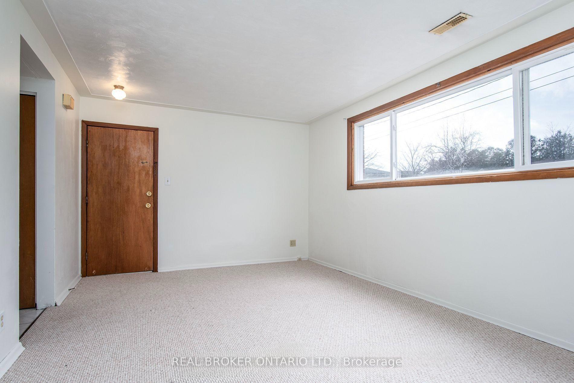 Photo 11 of 374 Southill Drive, Kitchener, Chicopee/Freeport — HOMEH