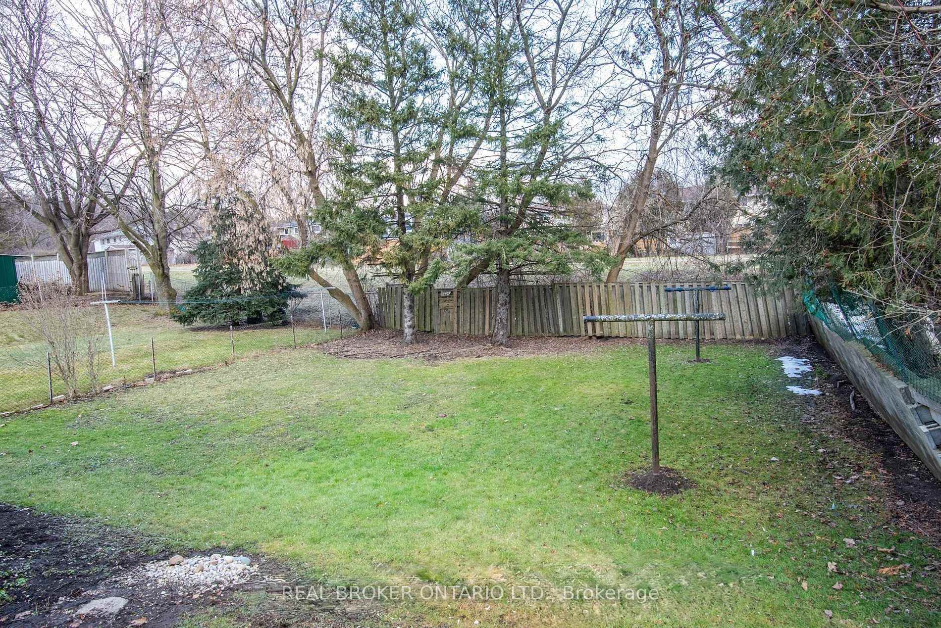 Photo 13 of 374 Southill Drive, Kitchener, Chicopee/Freeport — HOMEH