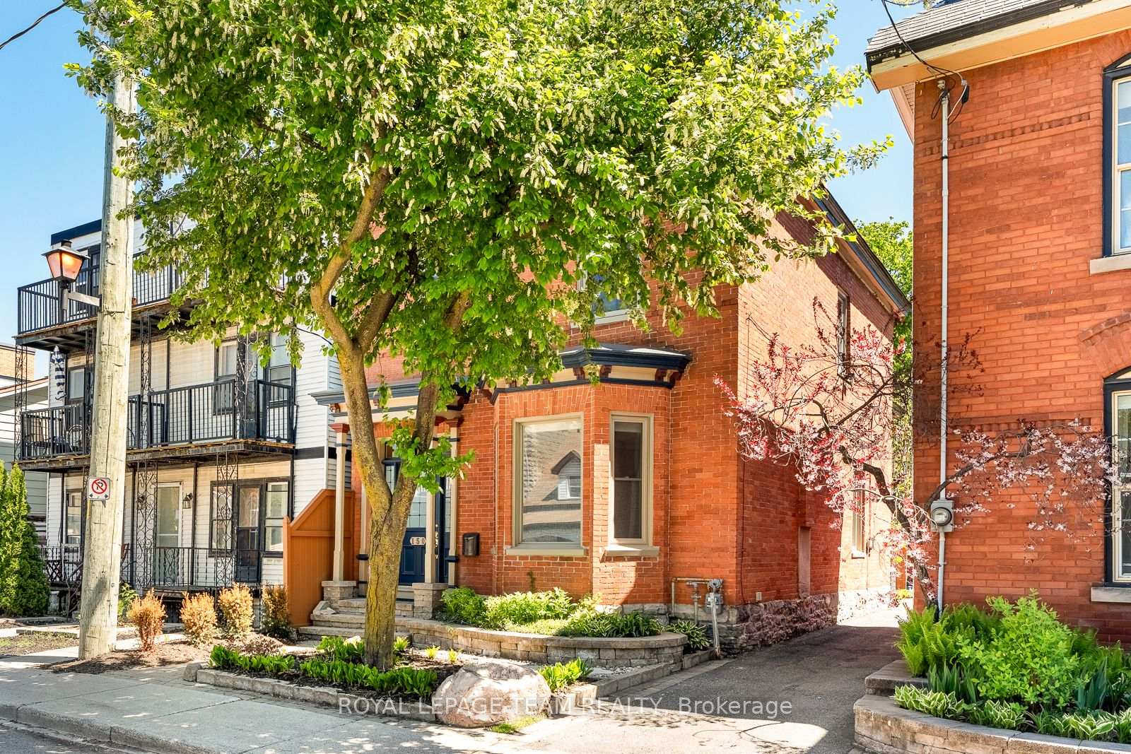 Photo 2 of 150 Guigues Avenue, Ottawa, Lower Town/Byward Market — HOMEH