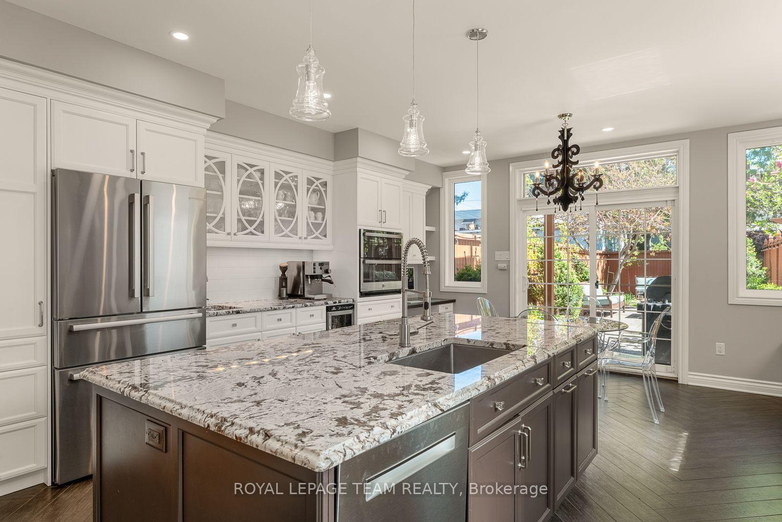 Photo 16 of 150 Guigues Avenue, Ottawa, Lower Town/Byward Market — HOMEH