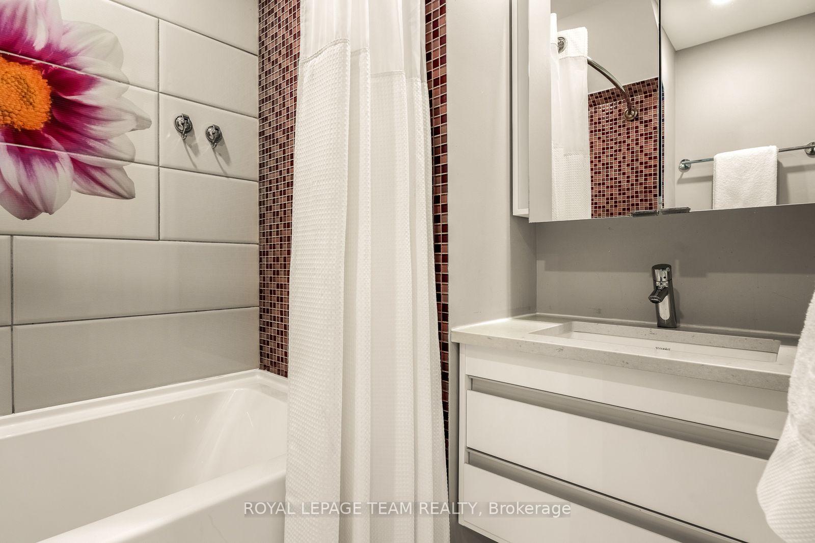 Photo 24 of 150 Guigues Avenue, Ottawa, Lower Town/Byward Market — HOMEH
