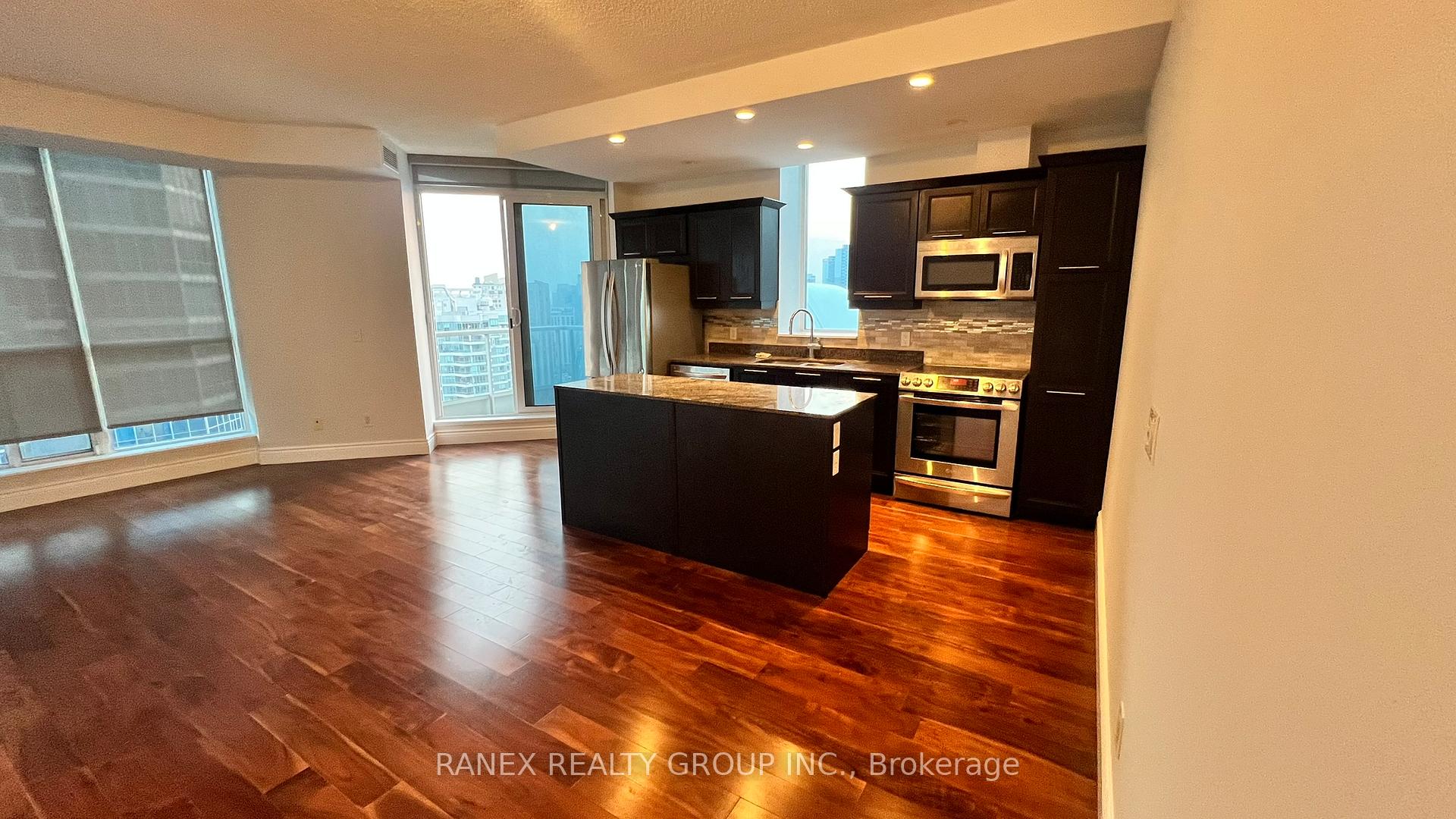 Photo 13 of Unit 2812, 8 York Street, Toronto, Waterfront Communities — HOMEH