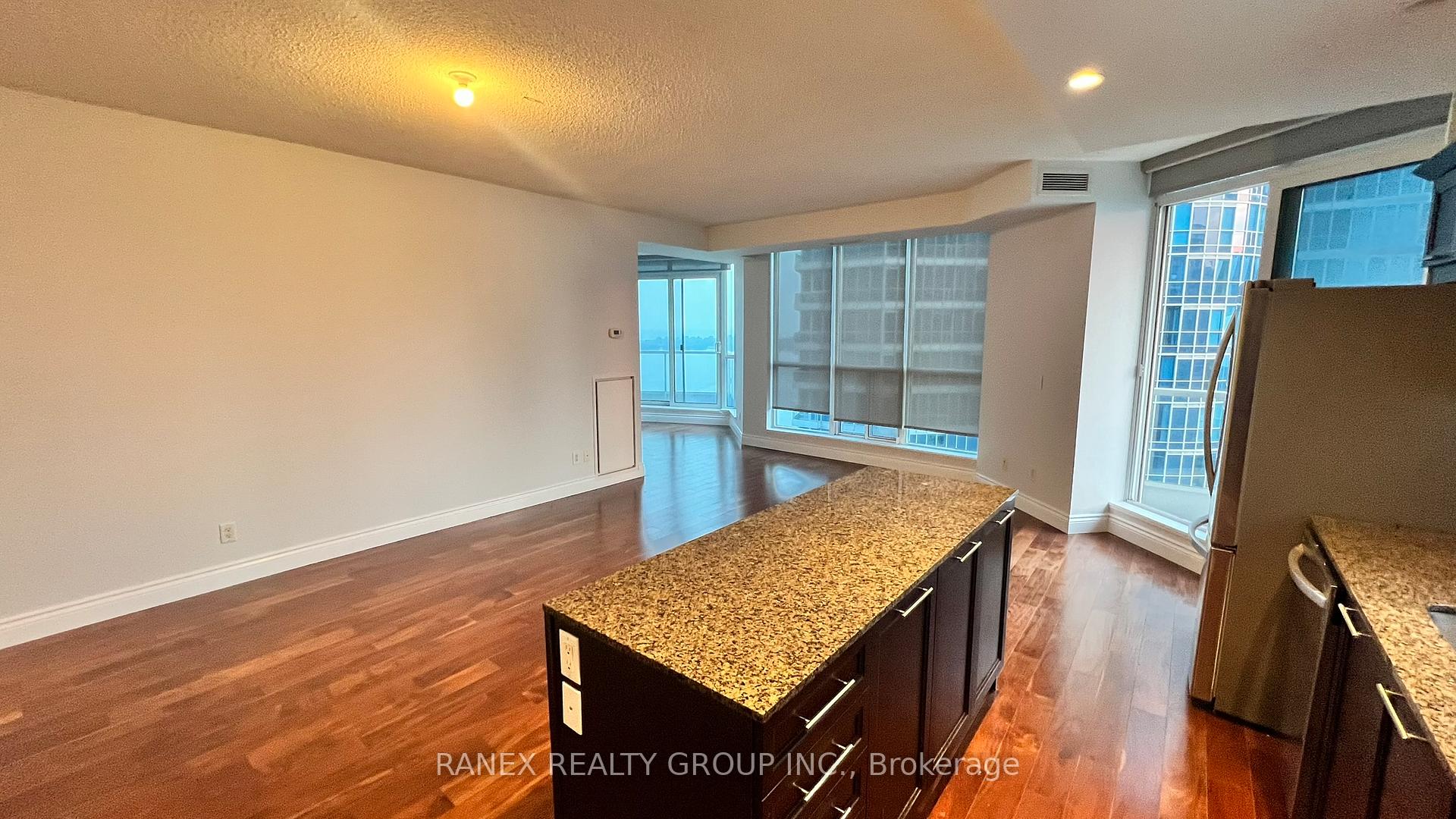 Photo 14 of Unit 2812, 8 York Street, Toronto, Waterfront Communities — HOMEH