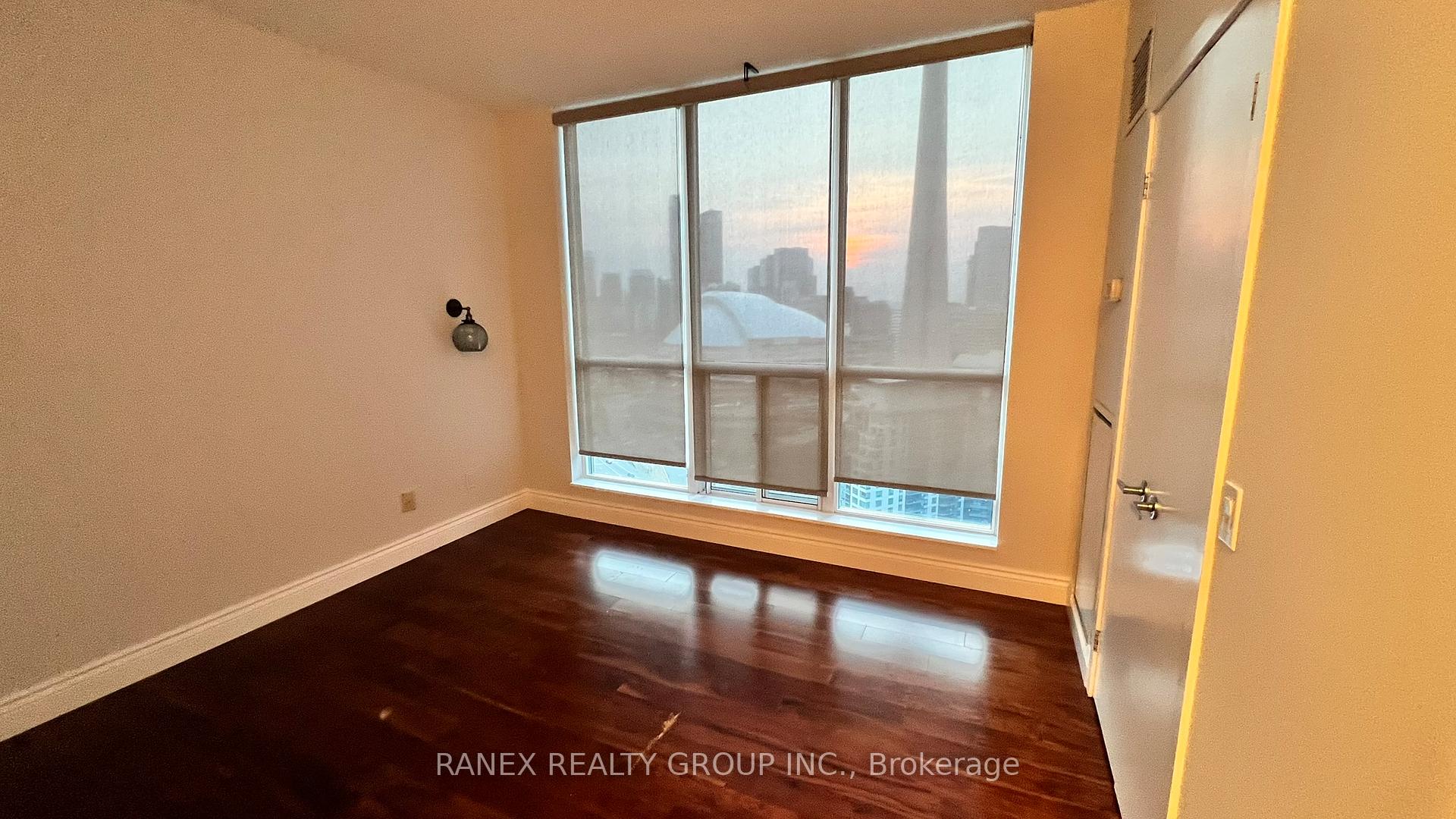 Photo 17 of Unit 2812, 8 York Street, Toronto, Waterfront Communities — HOMEH