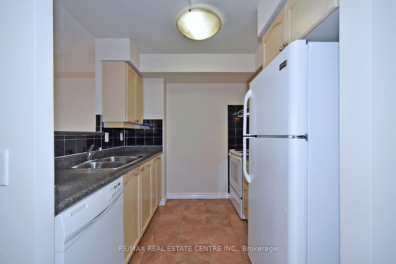 Photo 8 of Unit 2624, 700 Humberwood Boulevard, Etobicoke, West Humber-Clairville — HOMEH