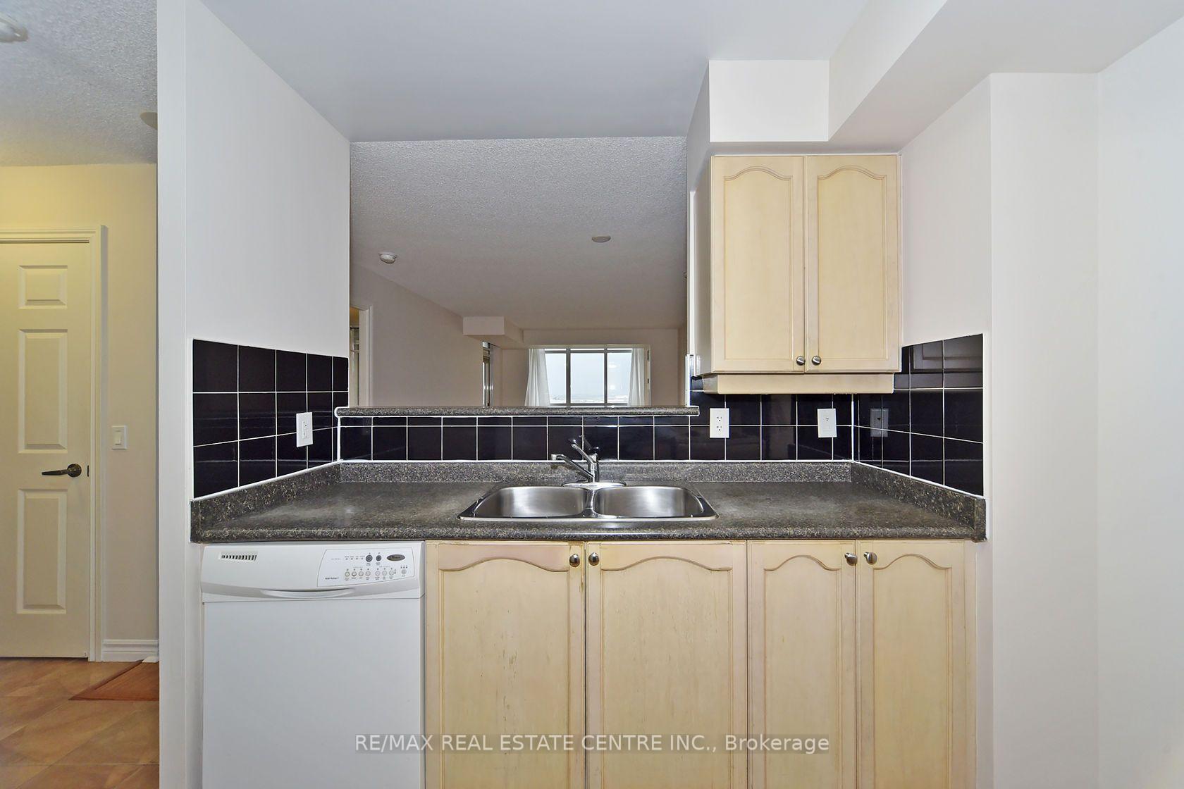 Photo 10 of Unit 2624, 700 Humberwood Boulevard, Etobicoke, West Humber-Clairville — HOMEH