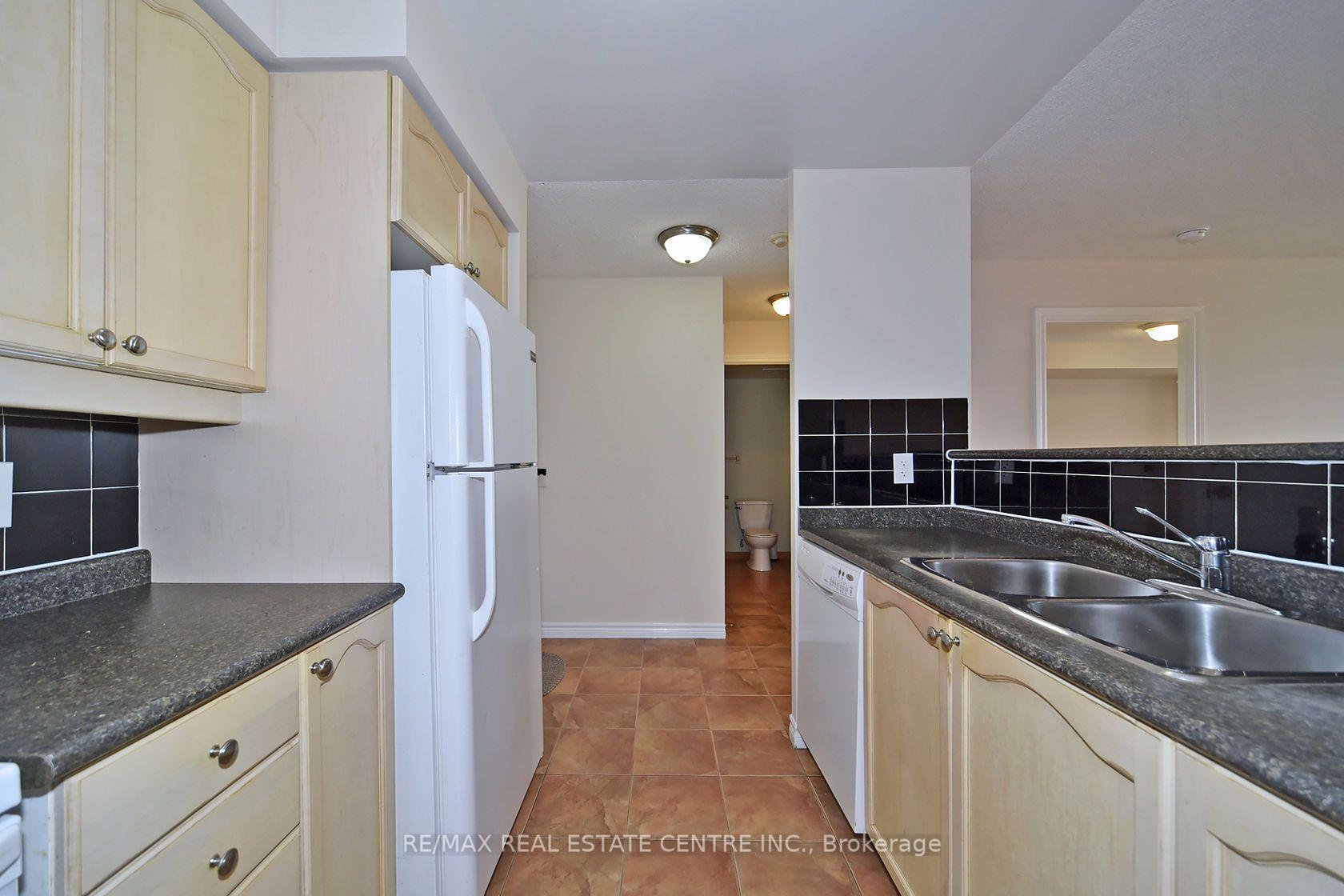 Photo 11 of Unit 2624, 700 Humberwood Boulevard, Etobicoke, West Humber-Clairville — HOMEH