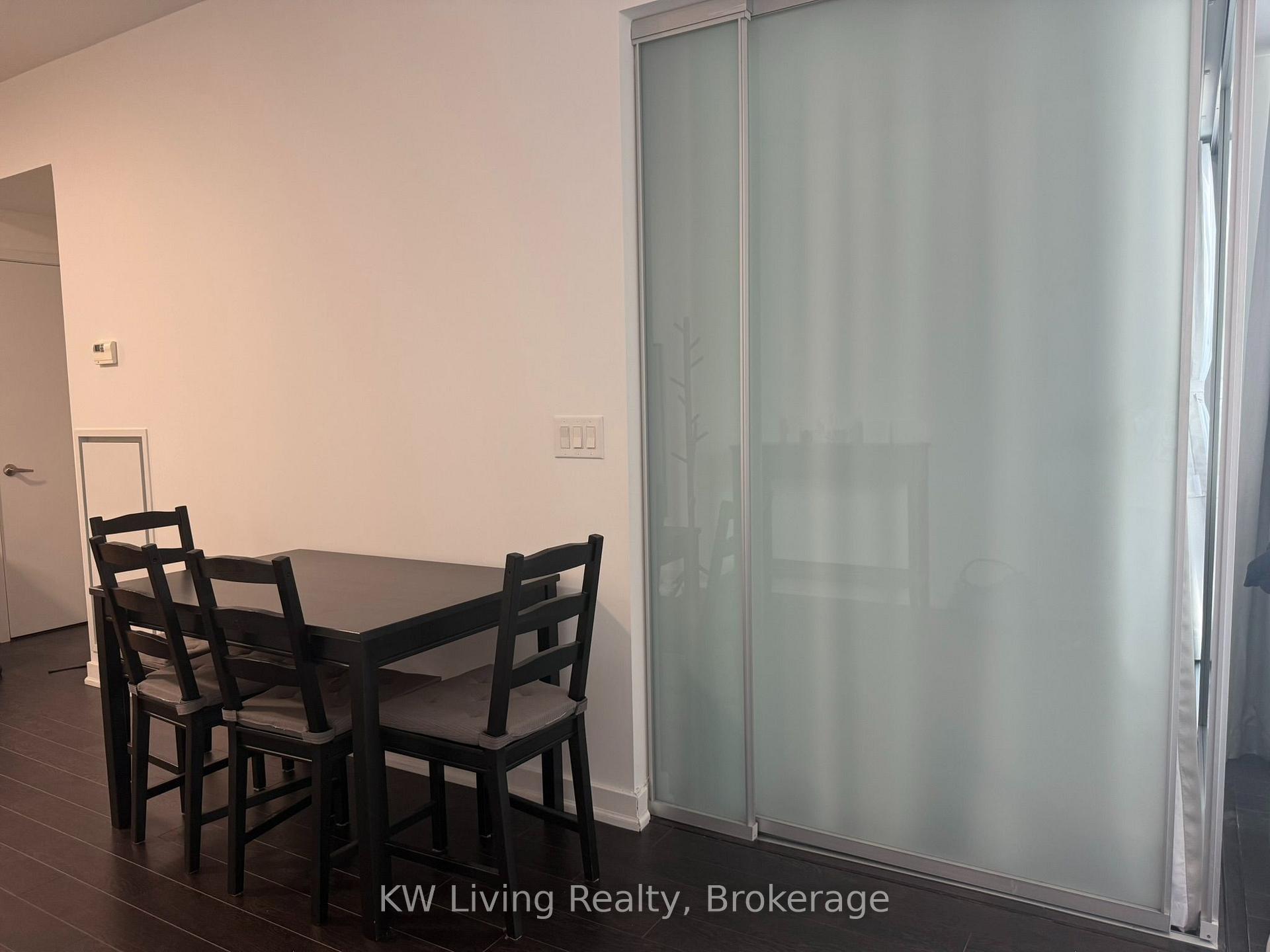Photo 9 of Unit 2009, 210 Simcoe Street, Toronto, Kensington-Chinatown — HOMEH