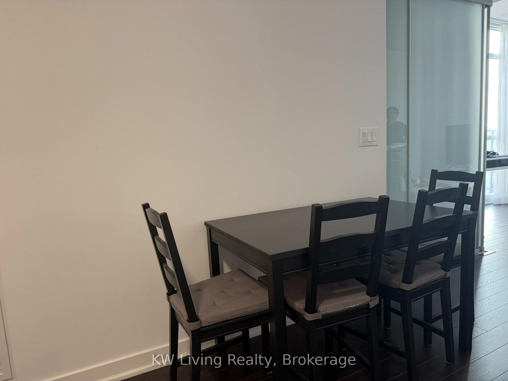 Photo 10 of Unit 2009, 210 Simcoe Street, Toronto, Kensington-Chinatown — HOMEH