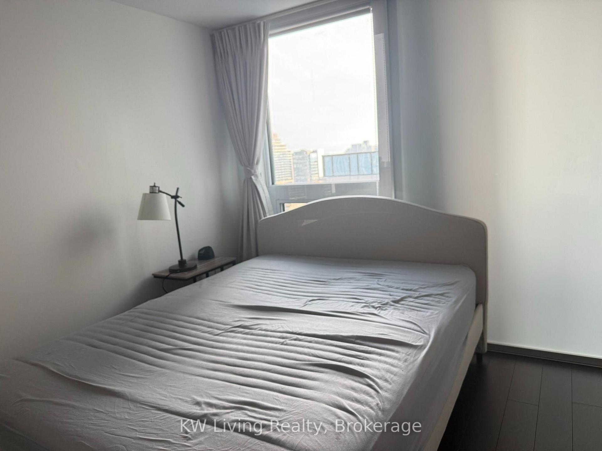 Photo 11 of Unit 2009, 210 Simcoe Street, Toronto, Kensington-Chinatown — HOMEH