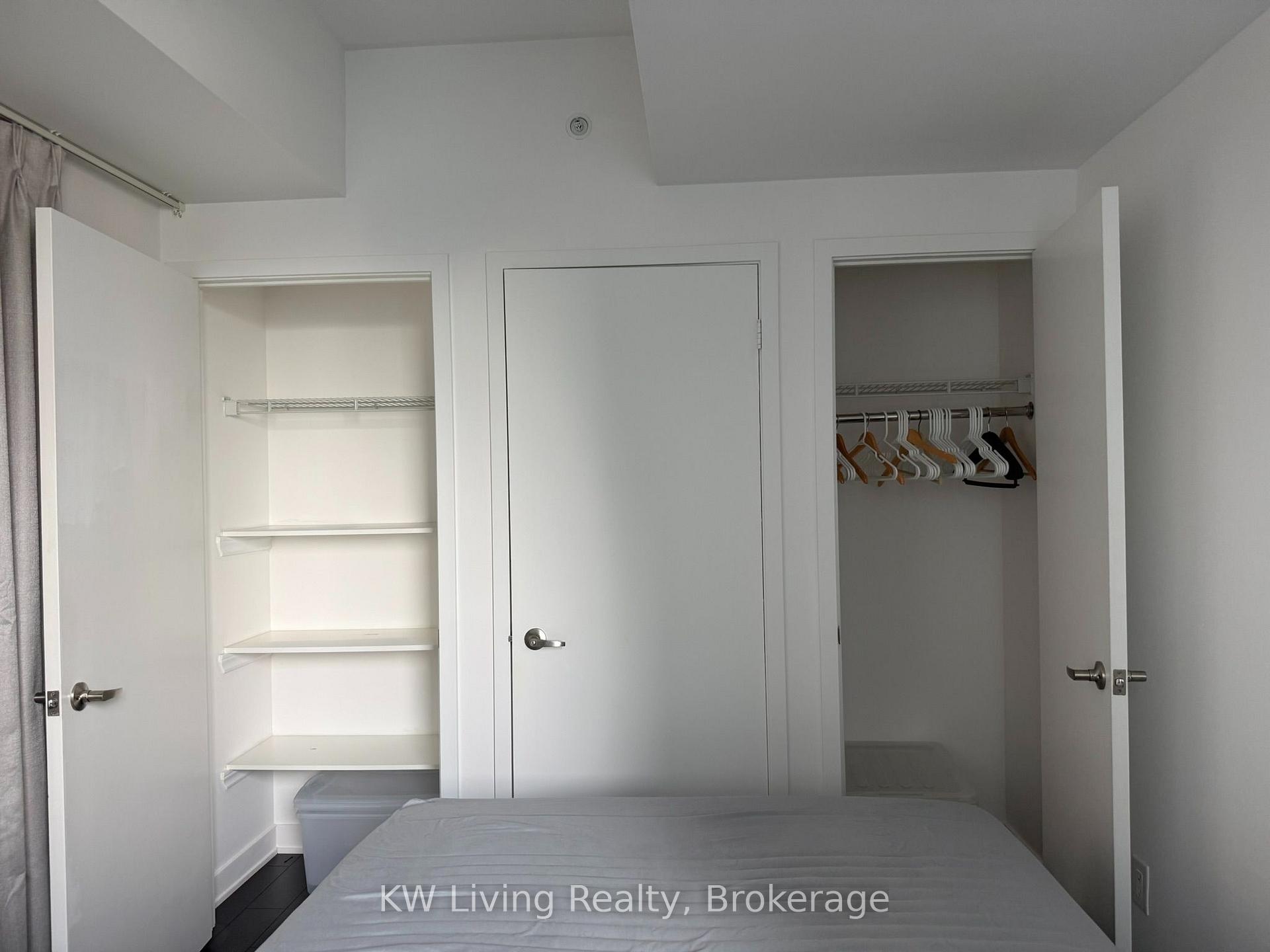 Photo 12 of Unit 2009, 210 Simcoe Street, Toronto, Kensington-Chinatown — HOMEH