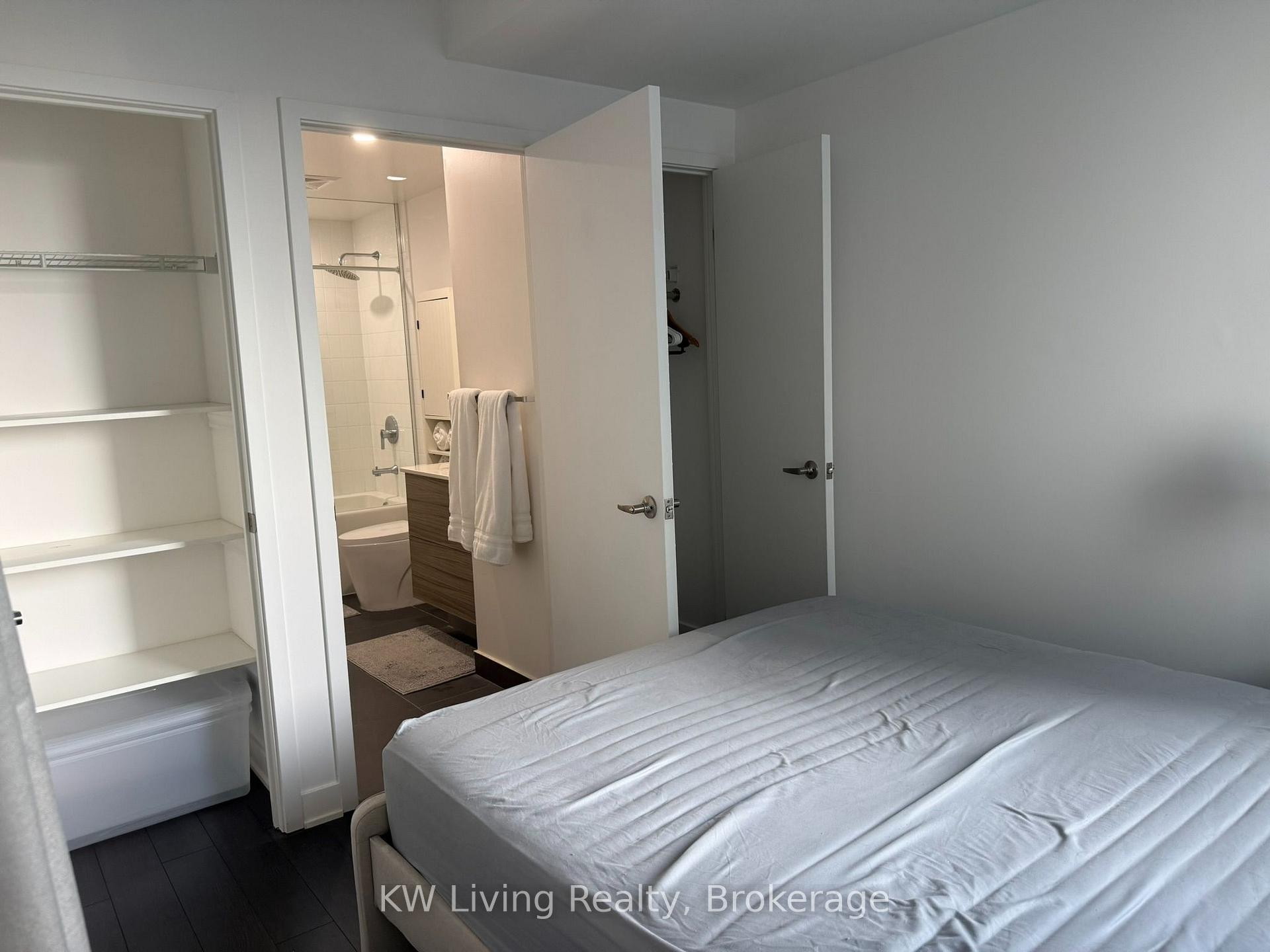 Photo 13 of Unit 2009, 210 Simcoe Street, Toronto, Kensington-Chinatown — HOMEH