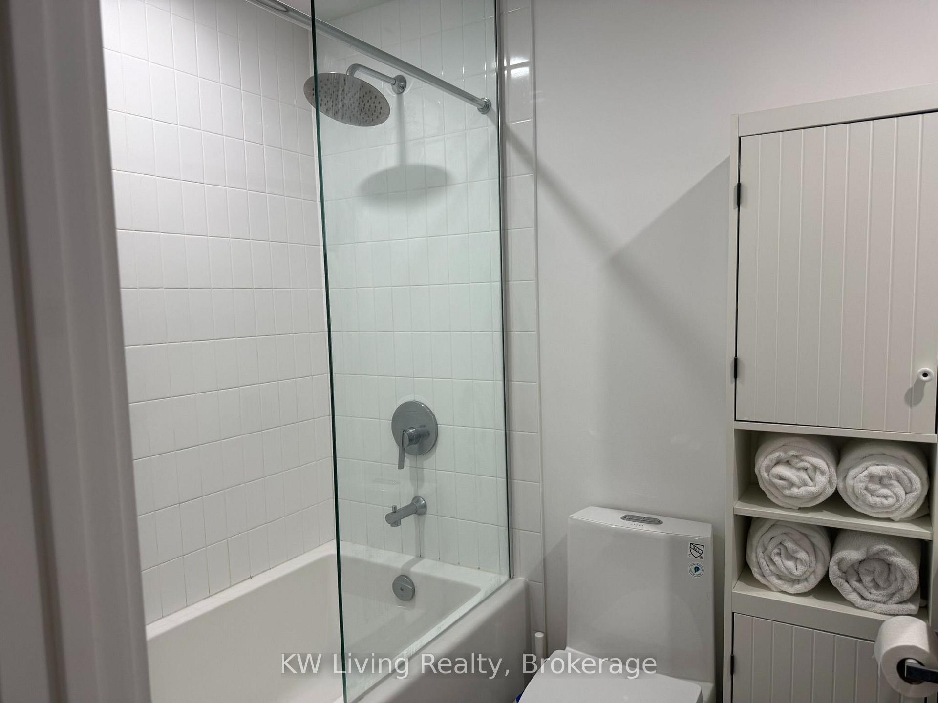 Photo 16 of Unit 2009, 210 Simcoe Street, Toronto, Kensington-Chinatown — HOMEH