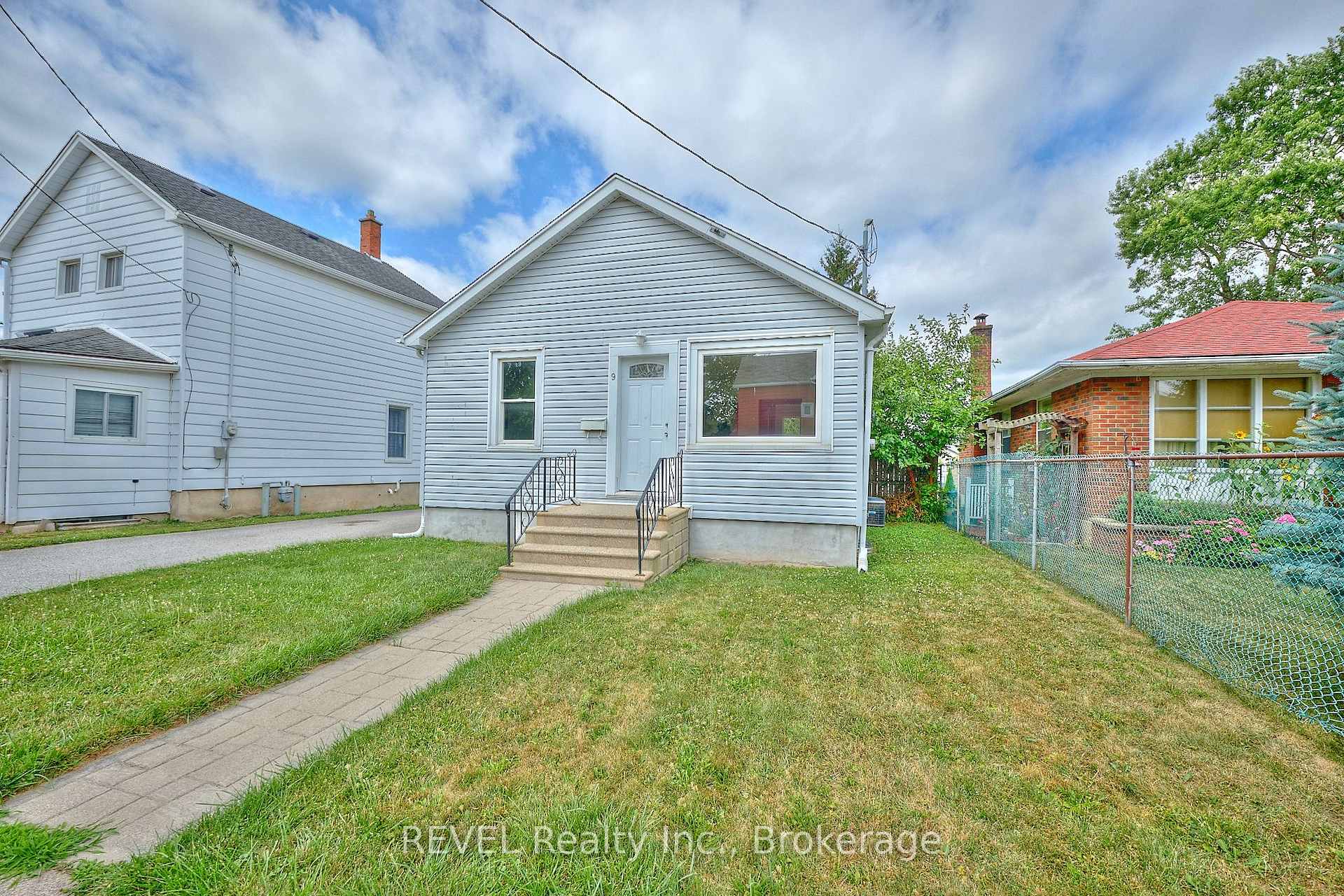 Photo 1 of 9 Colborne Street, Thorold, Thorold Downtown — HOMEH