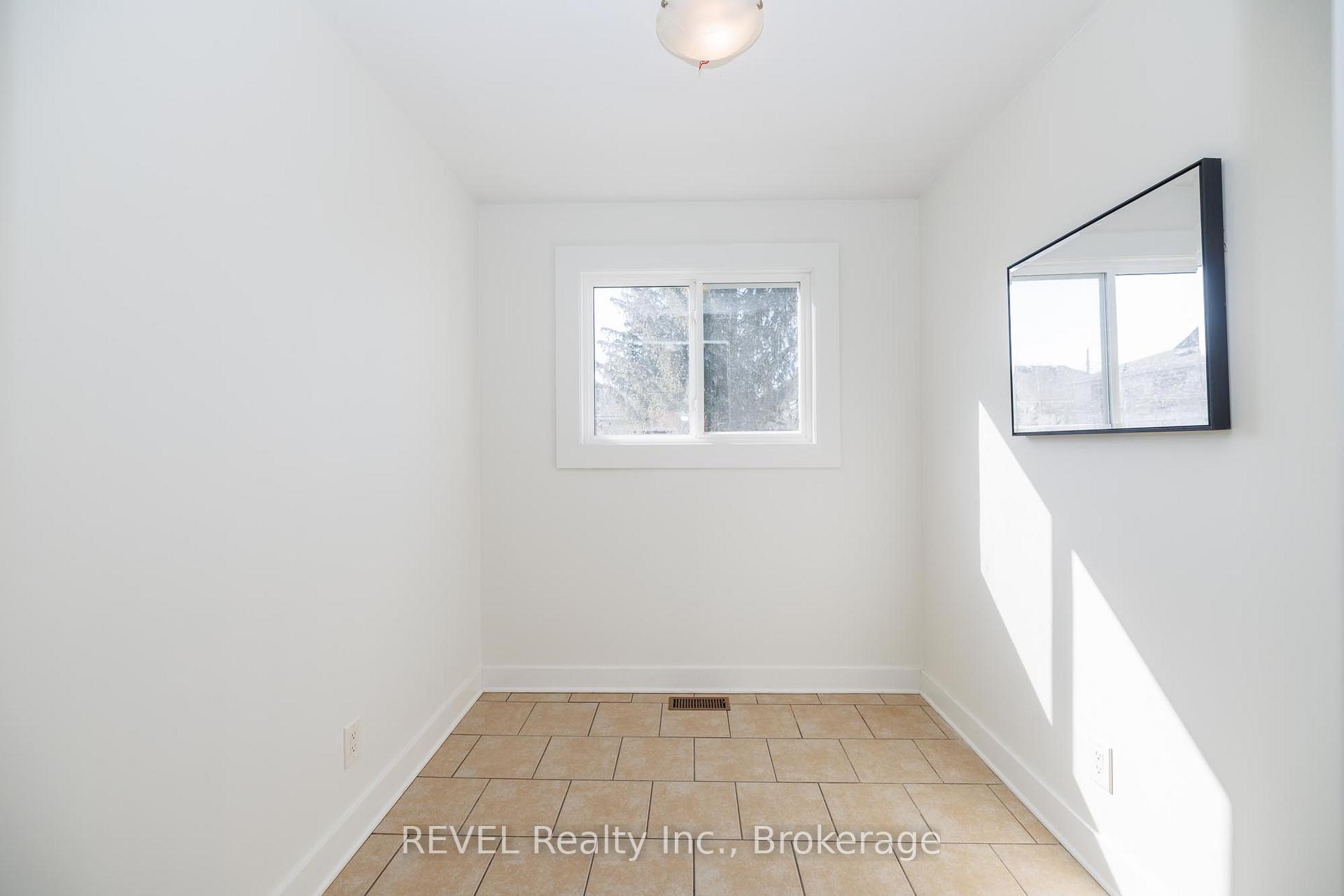 Photo 10 of 9 Colborne Street, Thorold, Thorold Downtown — HOMEH