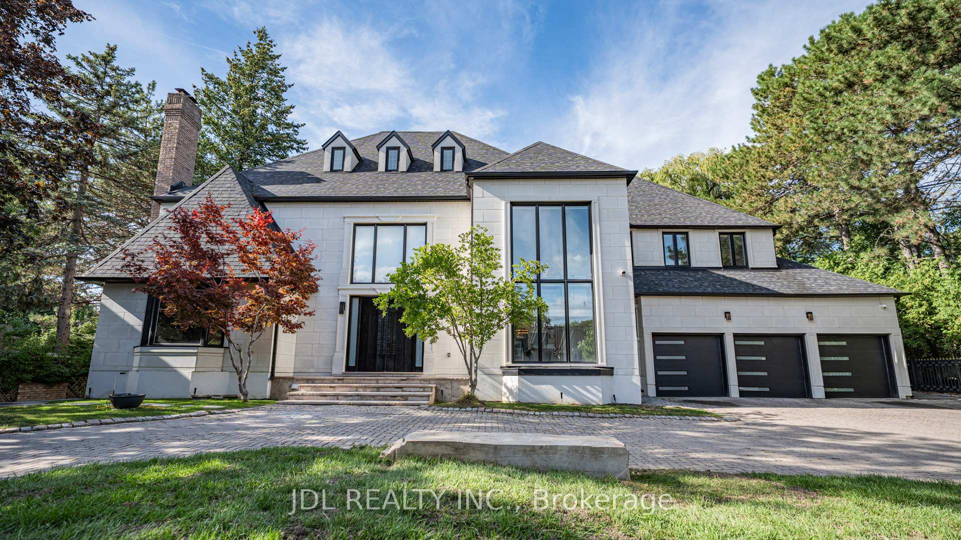 Photo 3 of 19 Fifeshire Road, North York, St. Andrew-Windfields — HOMEH