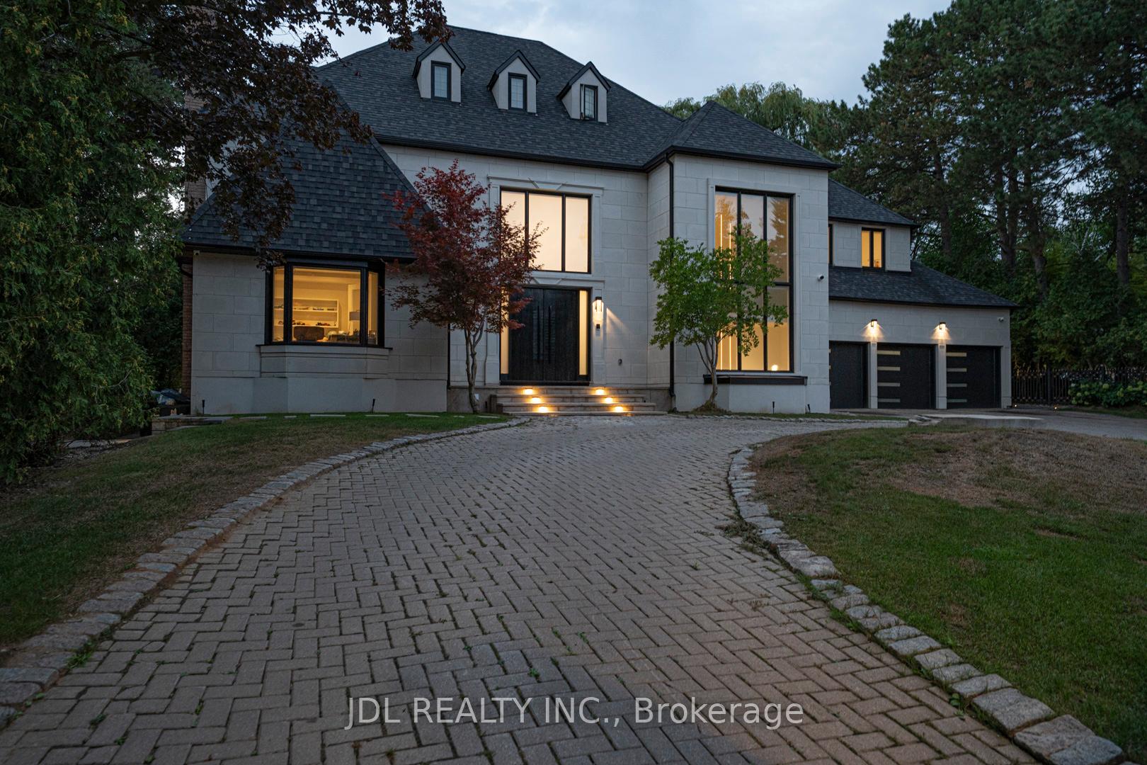 Photo 5 of 19 Fifeshire Road, North York, St. Andrew-Windfields — HOMEH