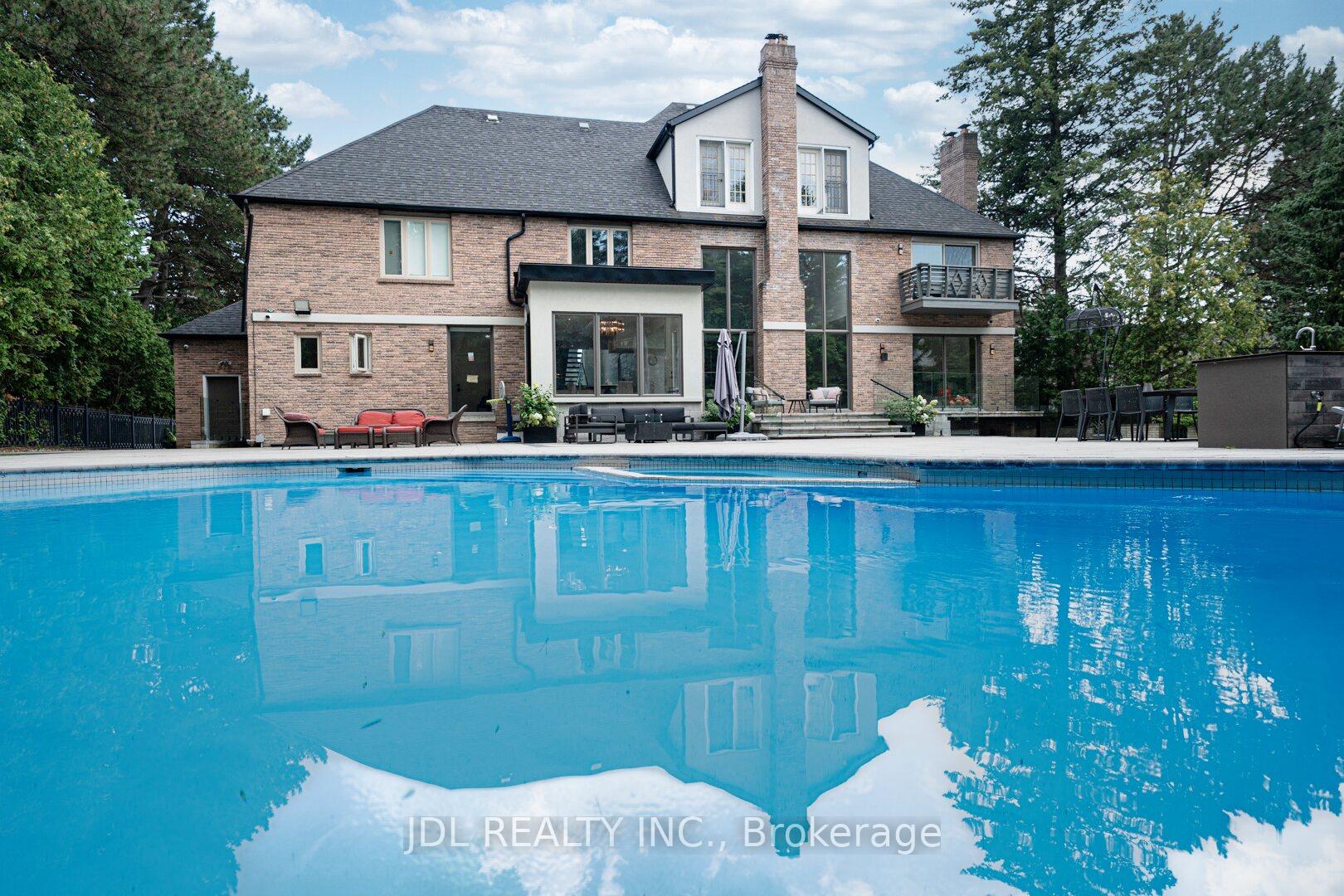 Photo 7 of 19 Fifeshire Road, North York, St. Andrew-Windfields — HOMEH