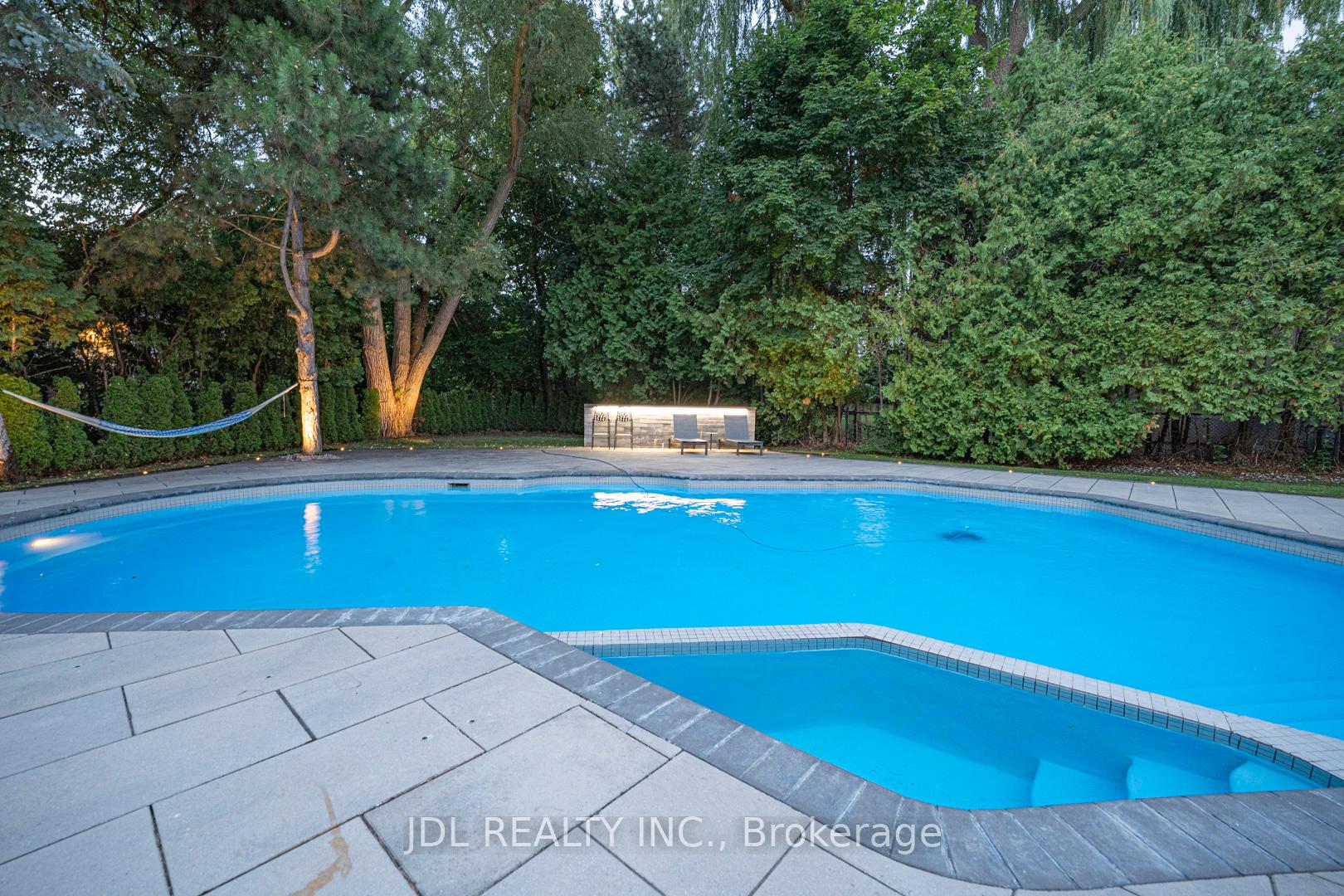 Photo 8 of 19 Fifeshire Road, North York, St. Andrew-Windfields — HOMEH