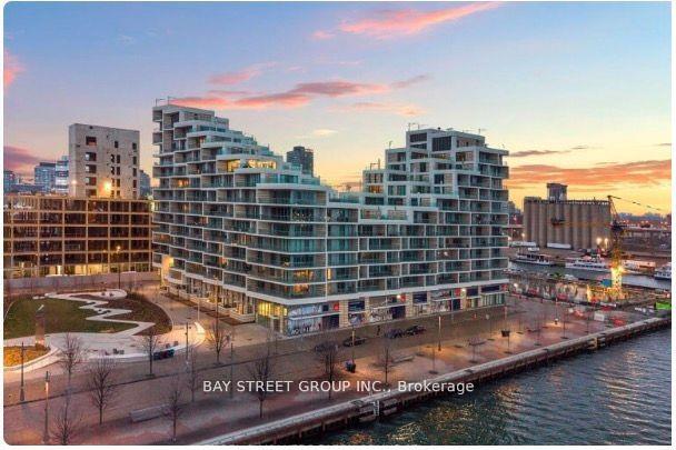 Front of Unit 1022, 118 Merchants' Wharf Avenue