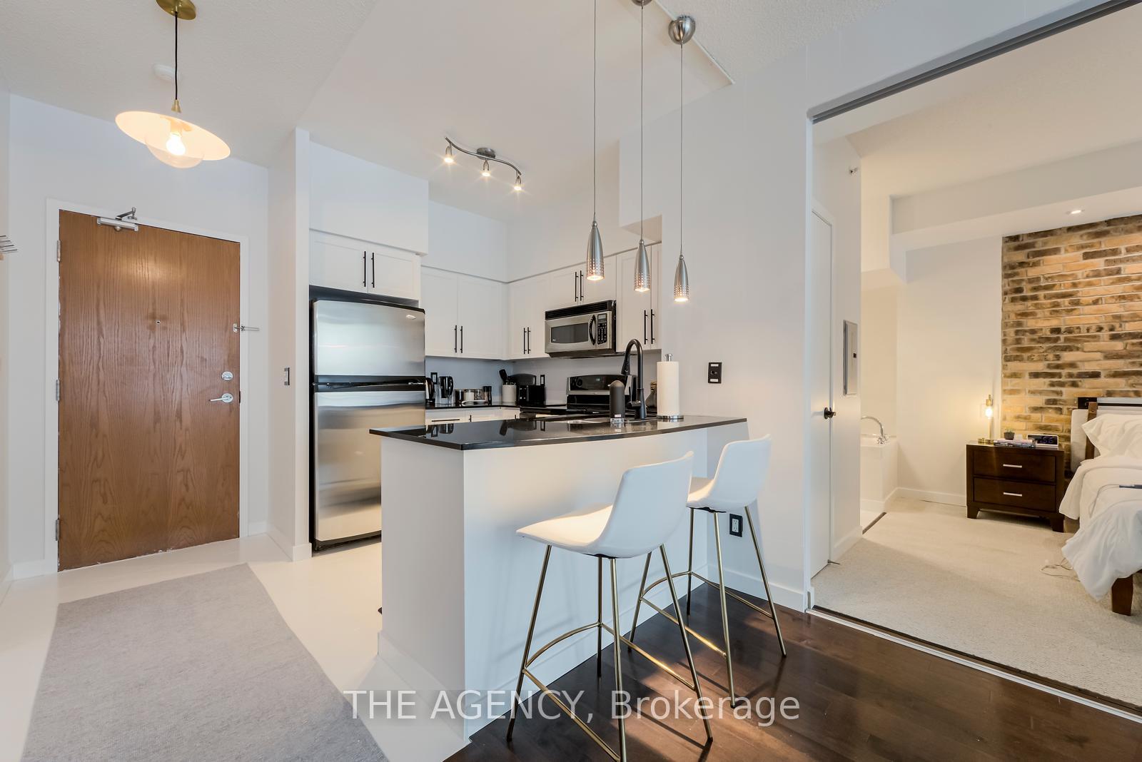 Photo 1 of Unit 208, 219 Fort York Boulevard, Toronto, Niagara — HOMEH