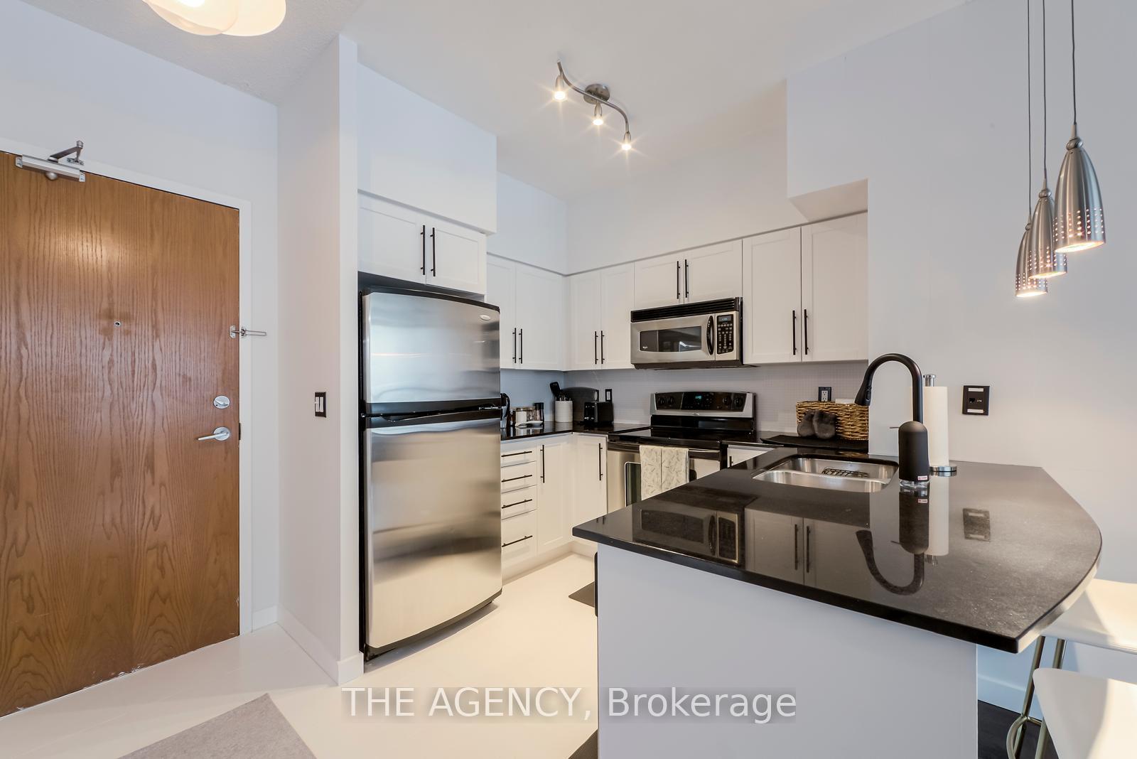 Photo 3 of Unit 208, 219 Fort York Boulevard, Toronto, Niagara — HOMEH