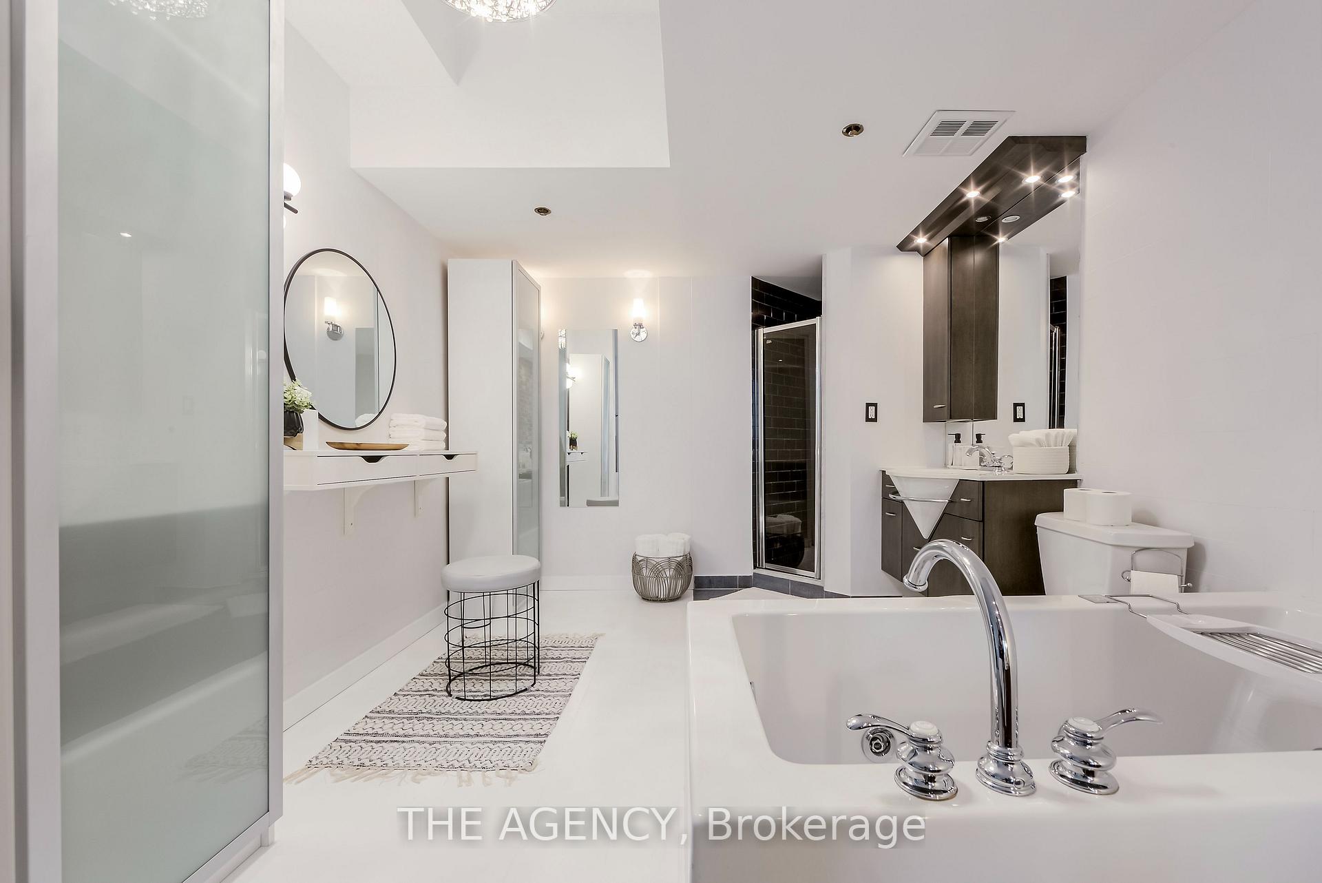 Photo 25 of Unit 208, 219 Fort York Boulevard, Toronto, Niagara — HOMEH