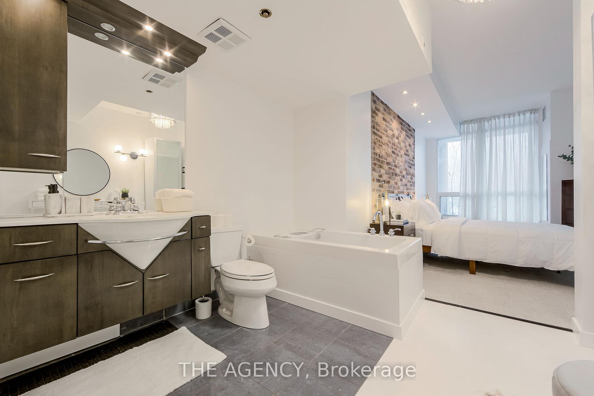Photo 27 of Unit 208, 219 Fort York Boulevard, Toronto, Niagara — HOMEH