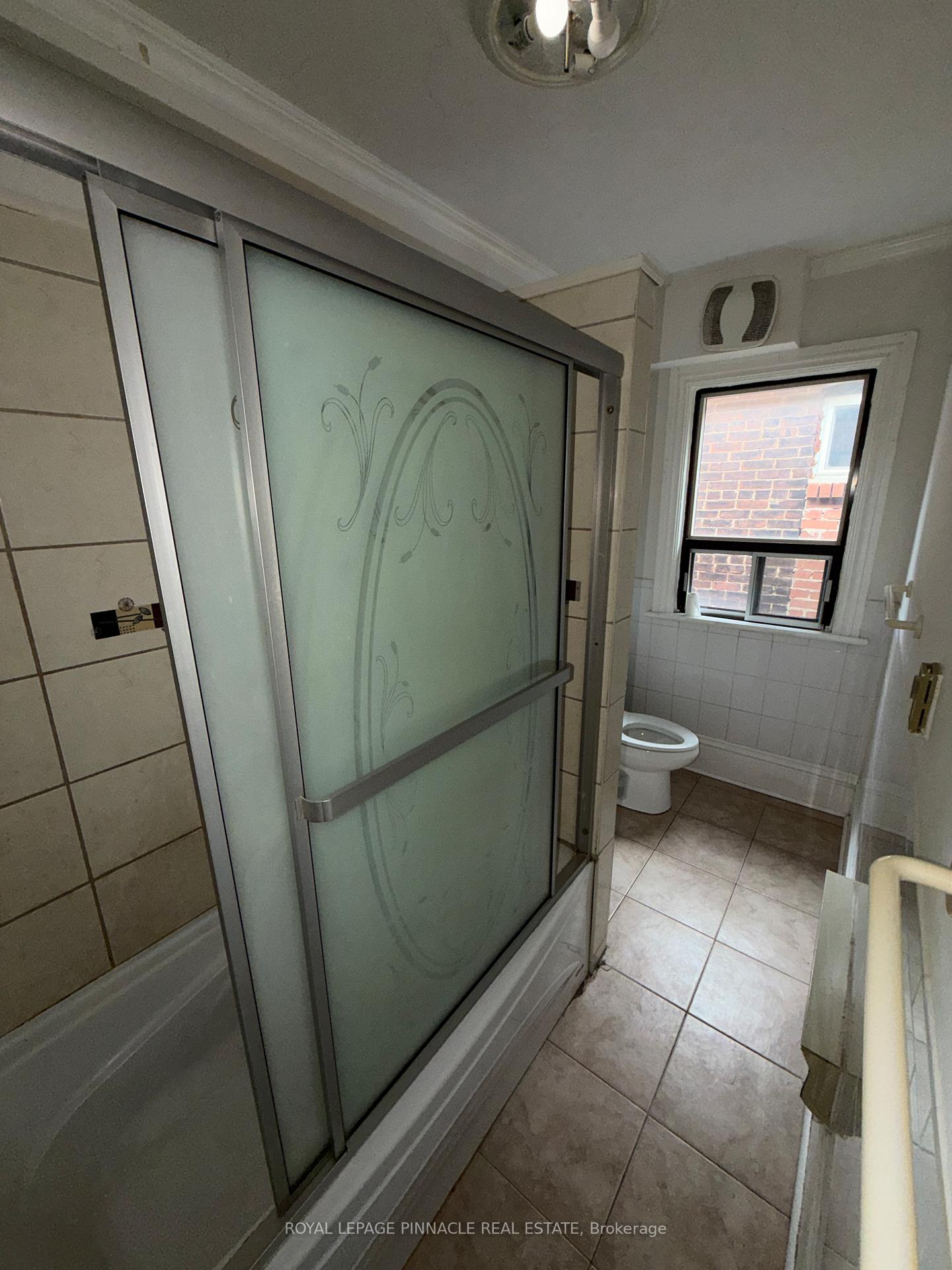 Photo 4 of Unit Upper, 55 Cannon Street W, Hamilton, Strathcona — HOMEH