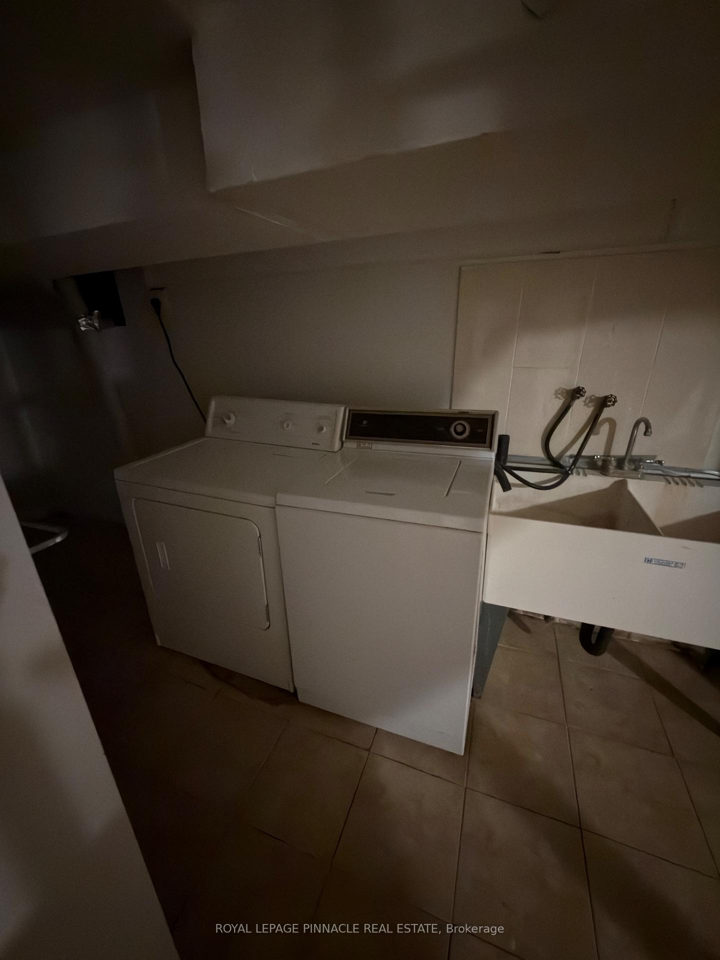 Photo 8 of Unit Upper, 55 Cannon Street W, Hamilton, Strathcona — HOMEH