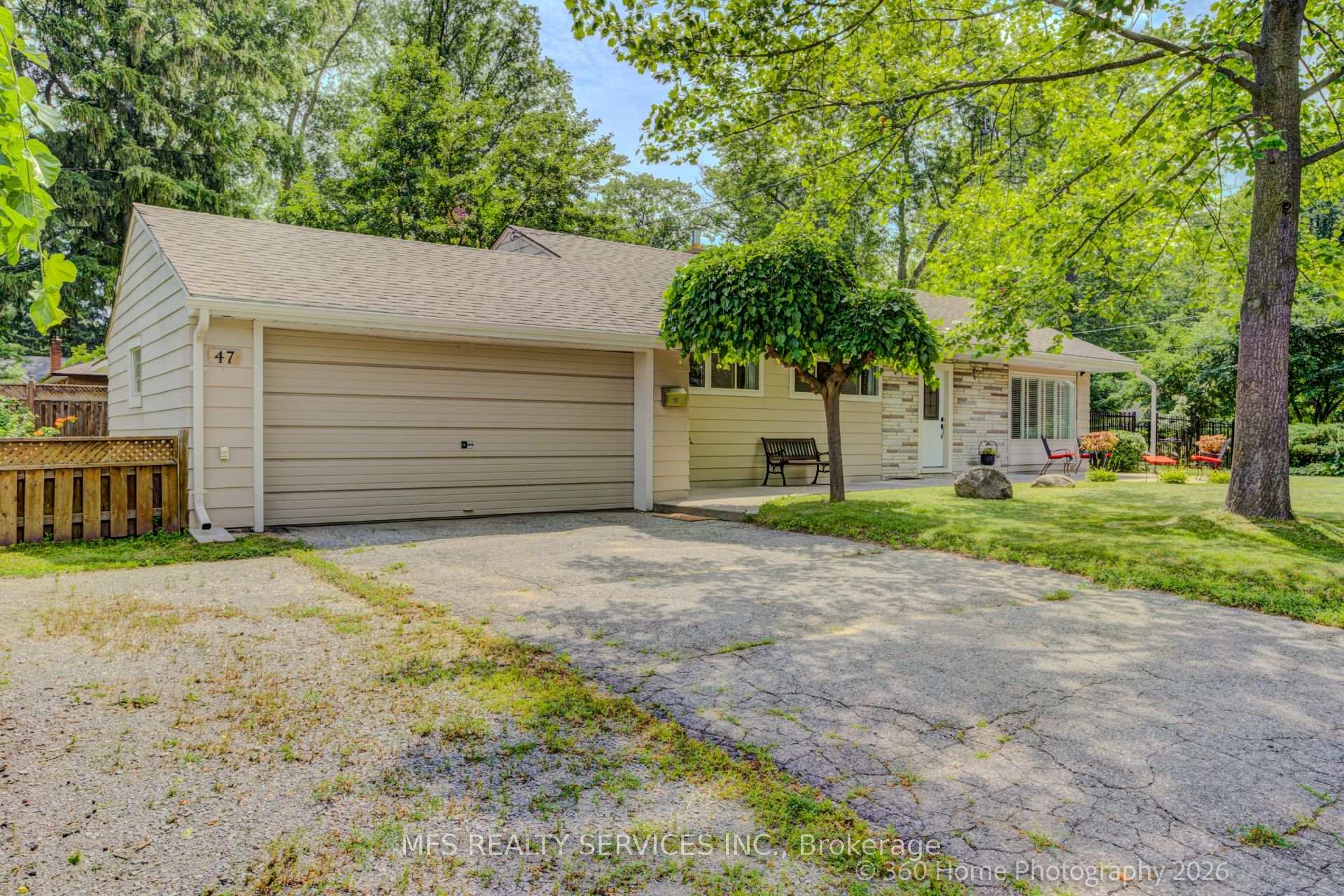 Photo 3 of 47 Deep Dene Drive, Scarborough, Highland Creek — HOMEH