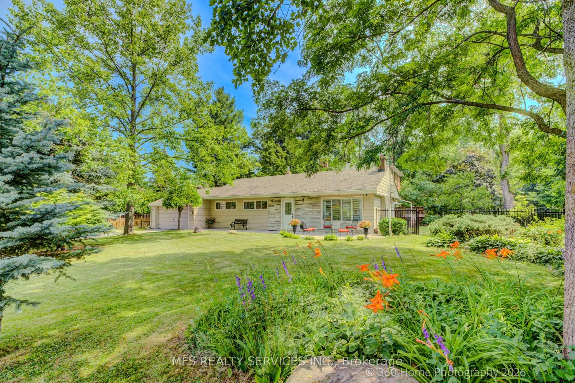 Photo 4 of 47 Deep Dene Drive, Scarborough, Highland Creek — HOMEH