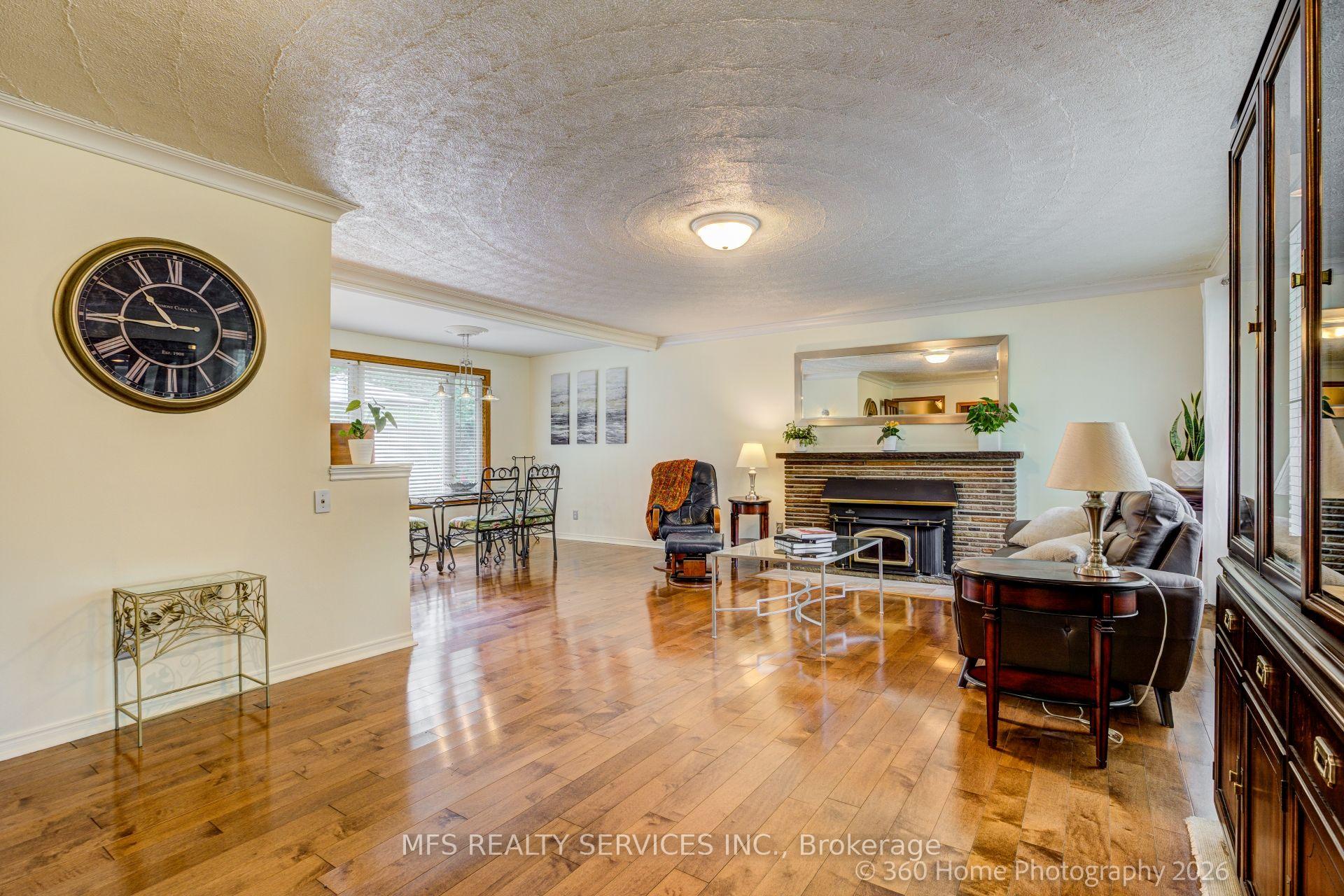 Photo 5 of 47 Deep Dene Drive, Scarborough, Highland Creek — HOMEH