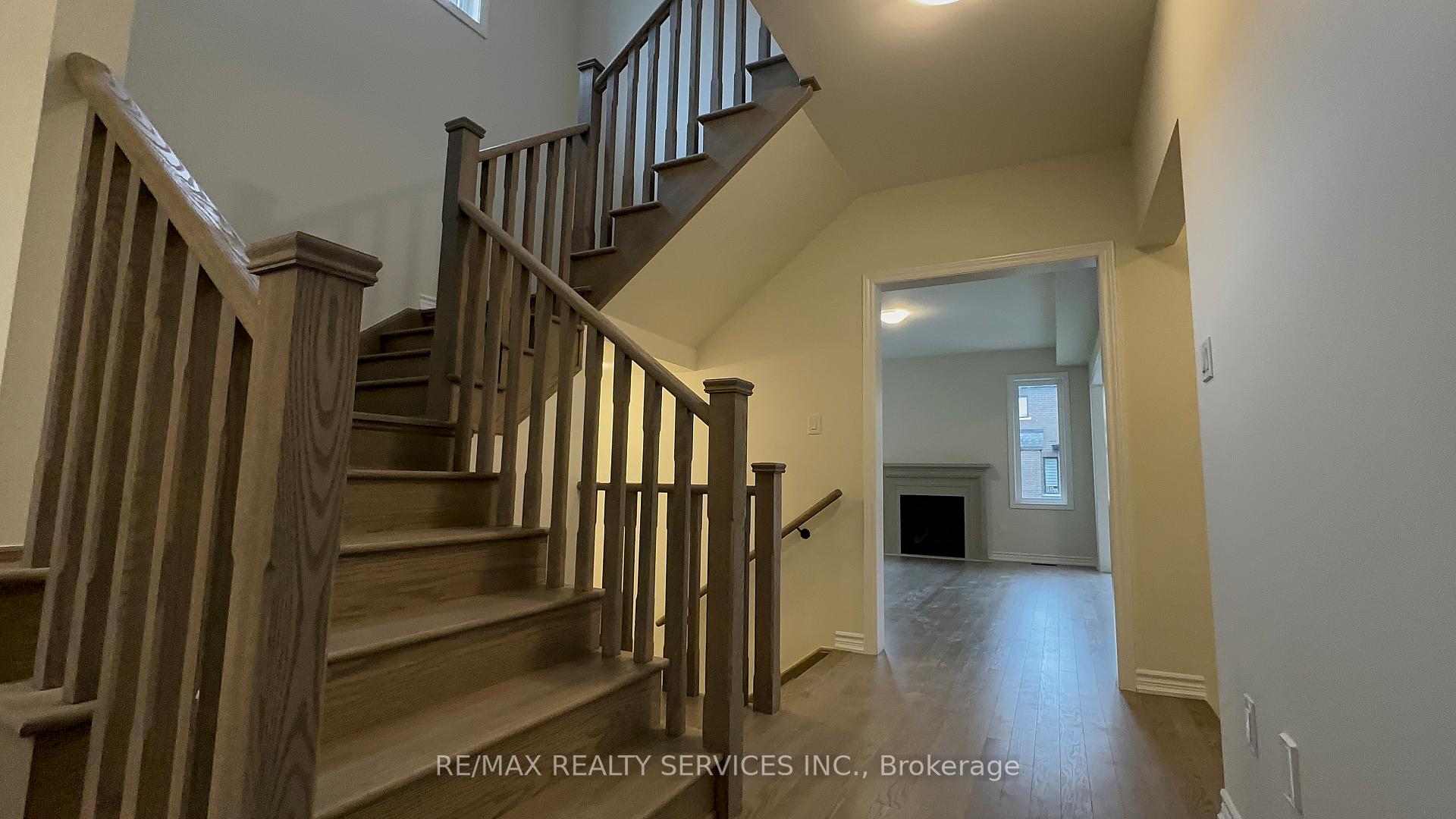 Photo 7 of 10 Molnar Crescent, Brantford, Empire South — HOMEH