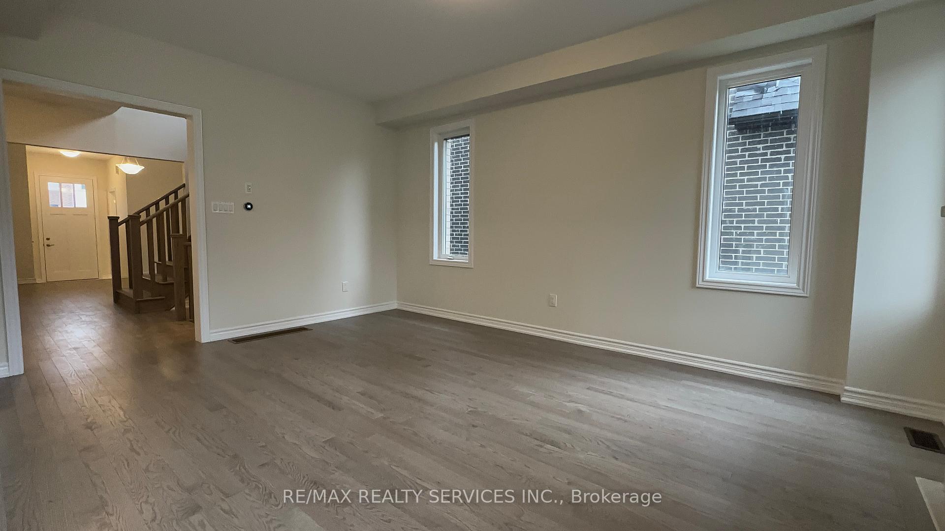 Photo 11 of 10 Molnar Crescent, Brantford, Empire South — HOMEH