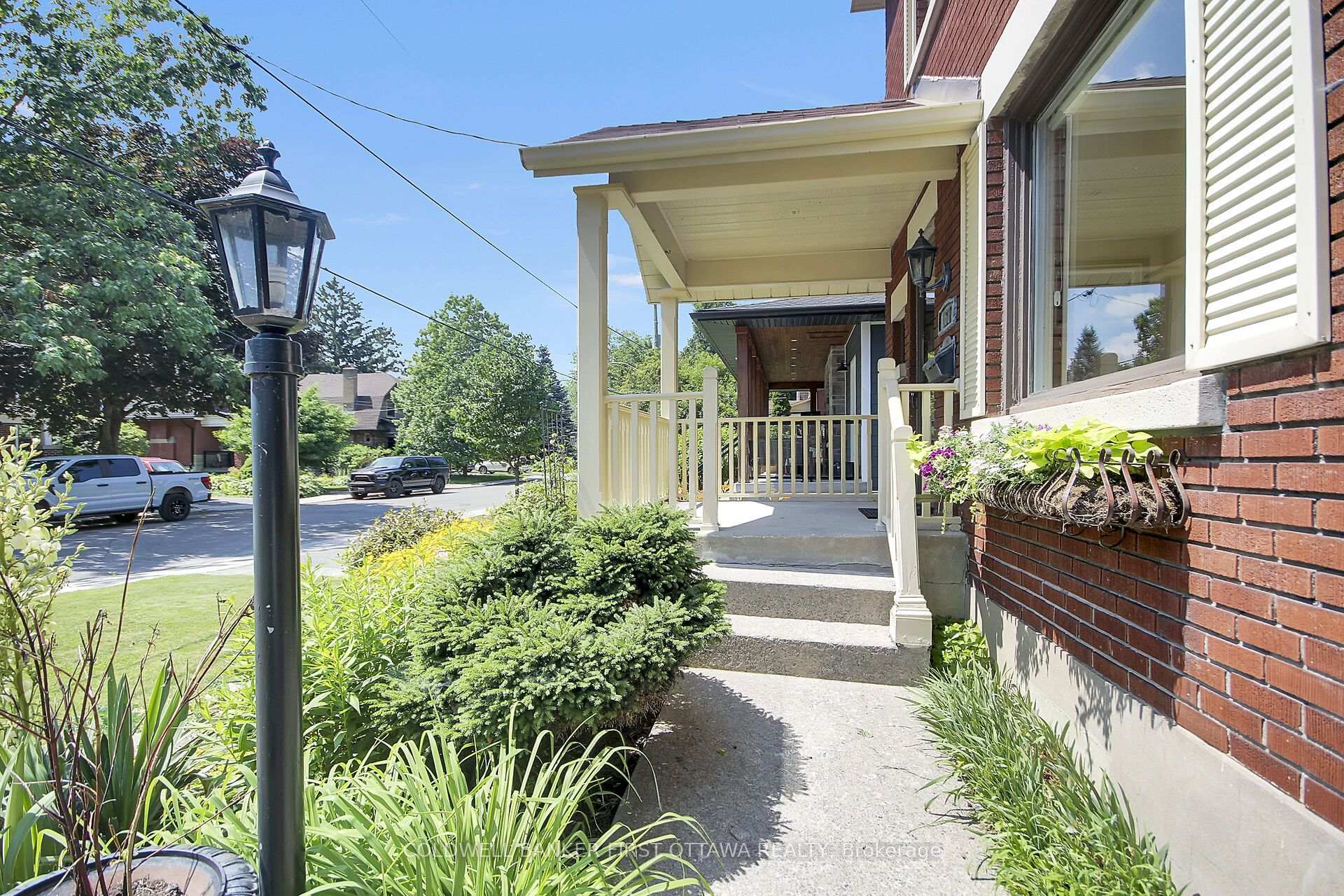 Photo 2 of 167 Faraday Street, Ottawa, Ottawa West — HOMEH