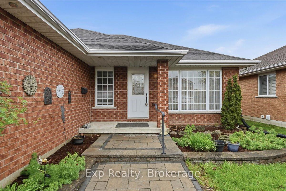 Photo 2 of 17 Spruce Gardens, Belleville, Belleville Ward — HOMEH