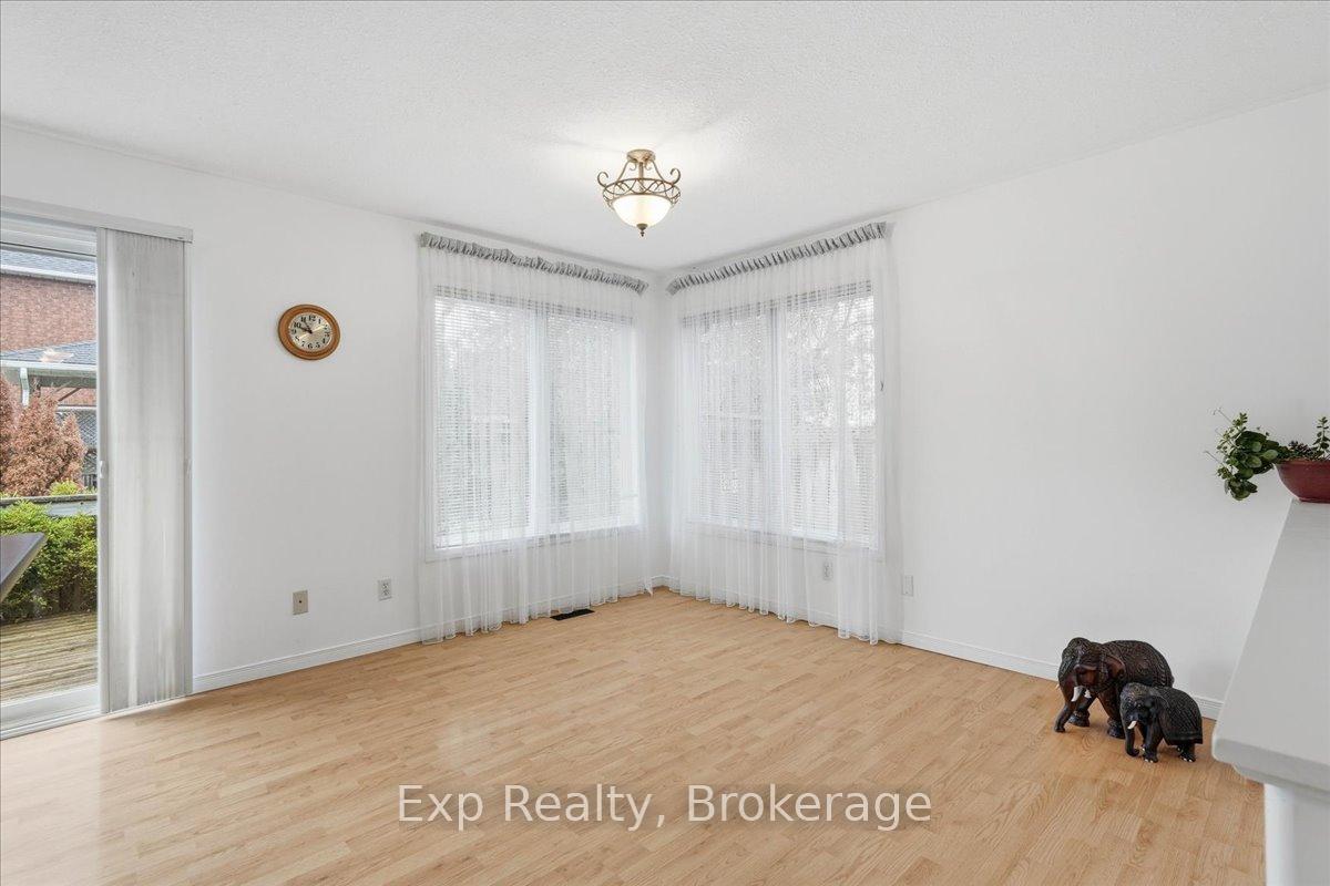 Photo 7 of 17 Spruce Gardens, Belleville, Belleville Ward — HOMEH