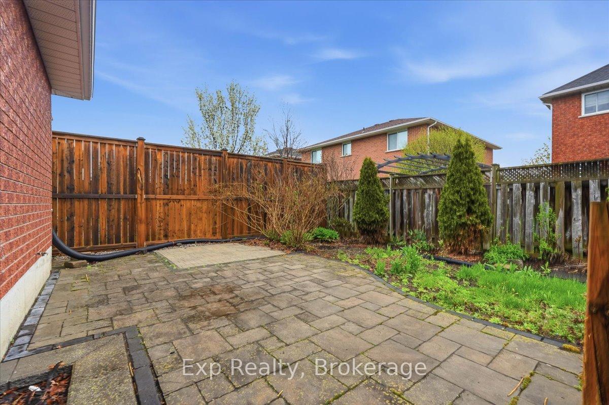 Photo 37 of 17 Spruce Gardens, Belleville, Belleville Ward — HOMEH