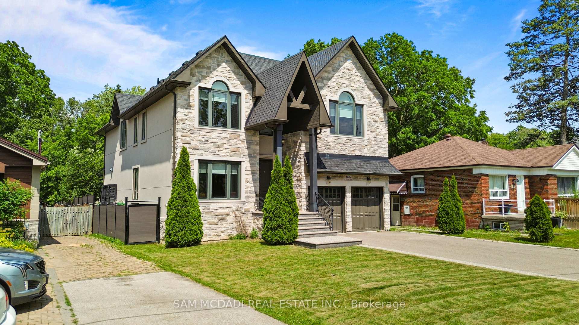 Photo 3 of 1487 Myron Drive, Mississauga, Lakeview — HOMEH